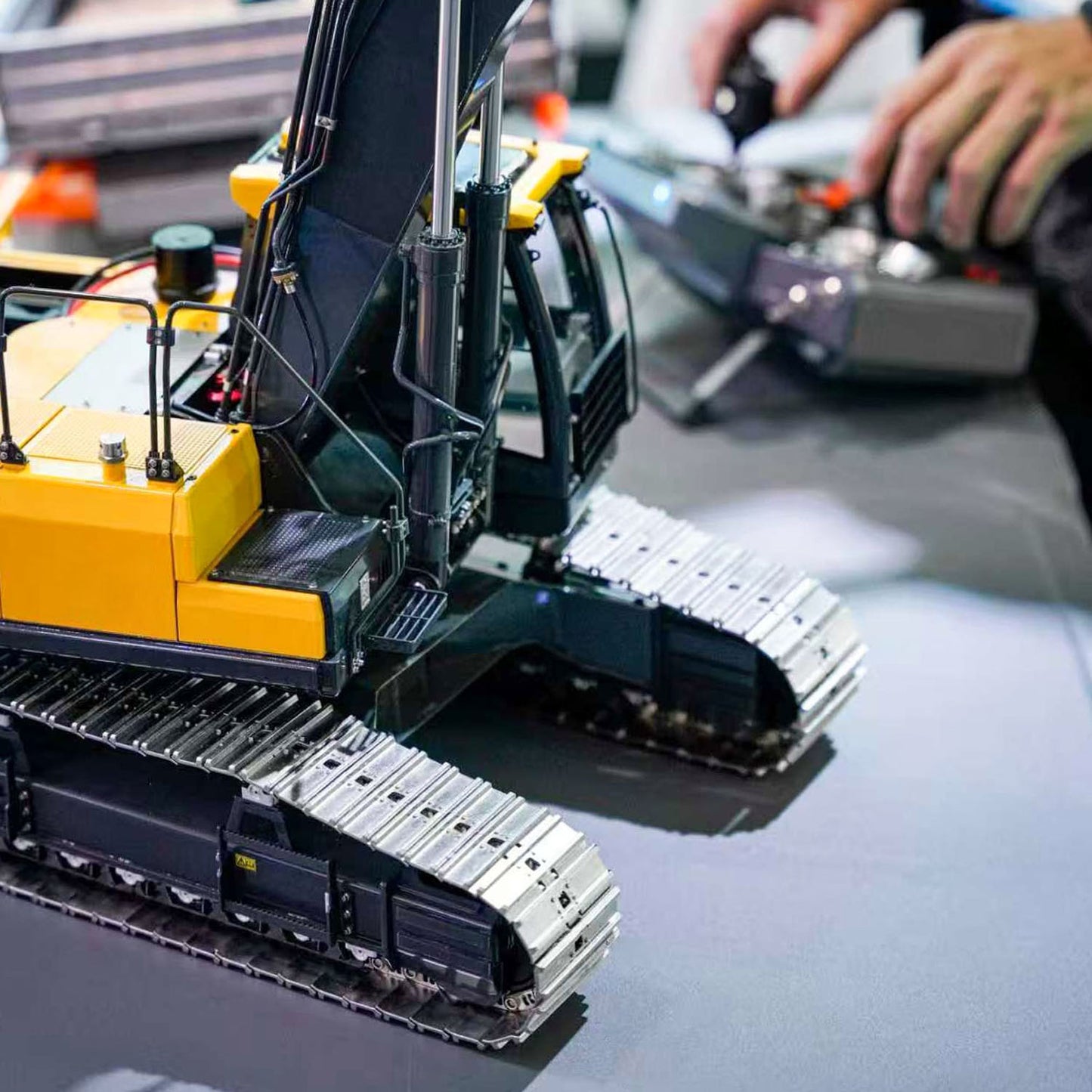 Super Frog 3 Pumps 9CH Valve 1/14 RC Hydraulic Excavator E400 Pro Metal Digger Frsky X12 Radio 5D Rocker Joystick