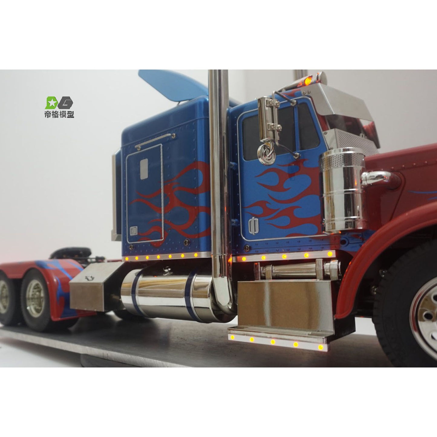 1/14 Metal Anti-skid Plate Side Light Bar LED Lights for 56301 RC Tractor Truck Remote Control Car Model