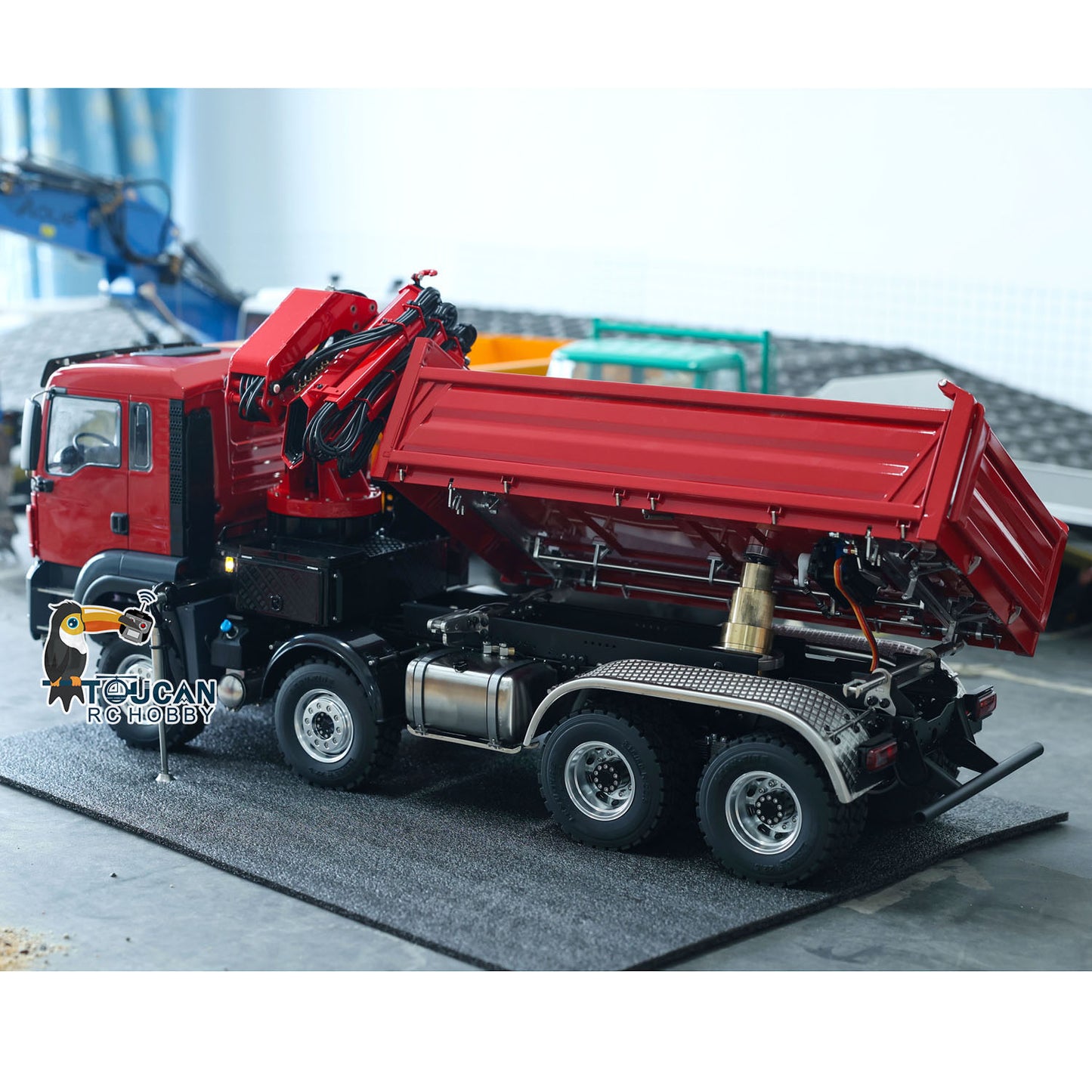 Voiture à benne basculante hydraulique LESU RC 8X8 1/14 RTR