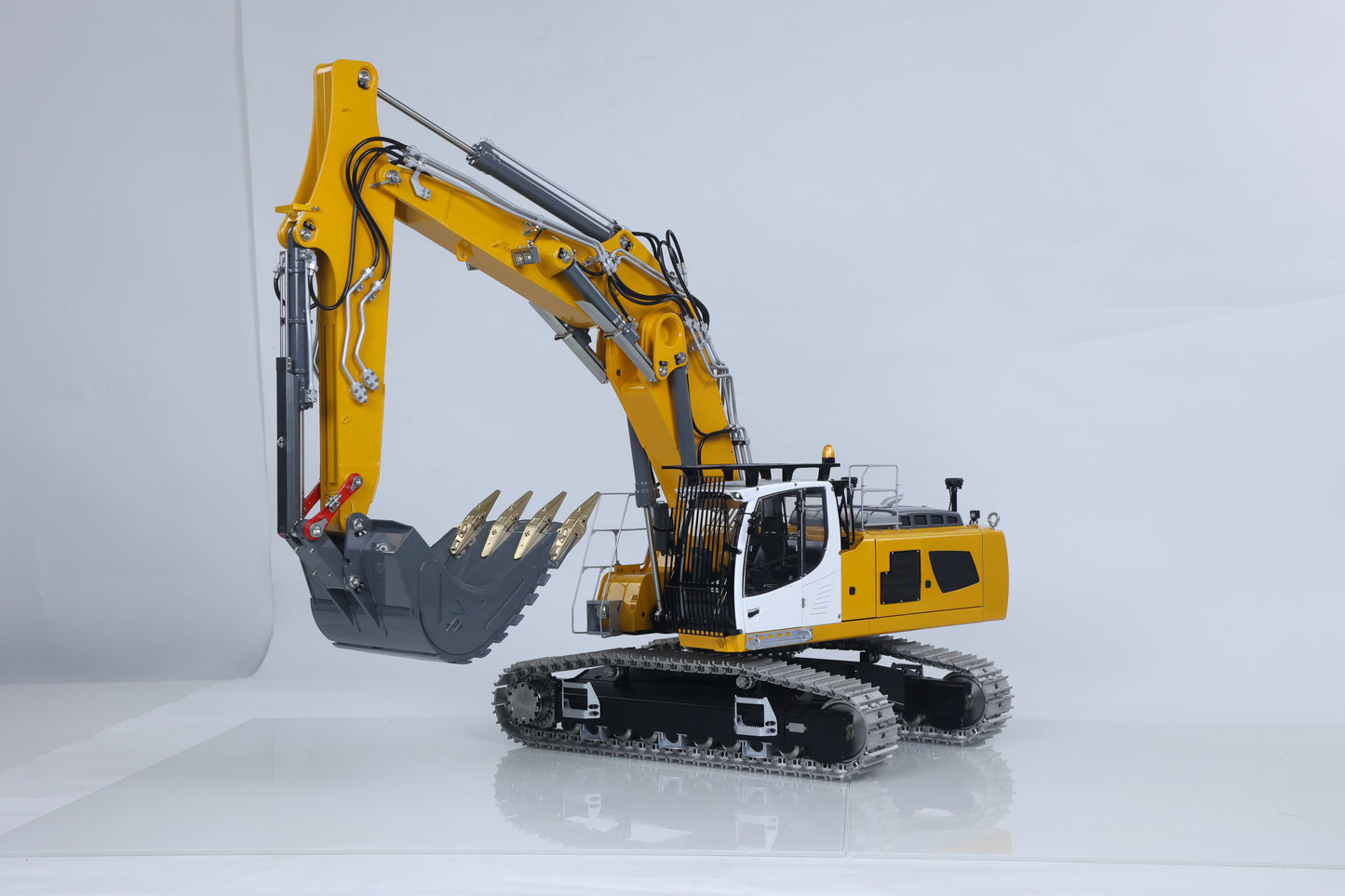 LESU 1/14 RC Hydraulic Excavator LR956 Metal 3 Arms Digger Model 4+3CH Valve Dual Pumps Light Flysky PL18EV LITE