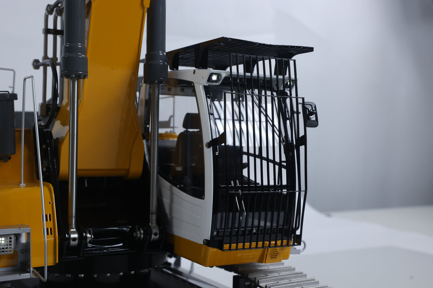 LESU 1/14 RC Hydraulic Excavator LR956 Metal 3 Arms Digger Model 4+3CH Valve Dual Pumps Light Flysky PL18EV LITE