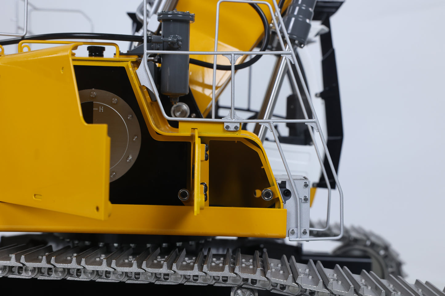 LESU 1/14 RC Hydraulic Excavator LR956 Metal 3 Arms Digger Model 4+3CH Valve Dual Pumps Light Flysky PL18EV LITE