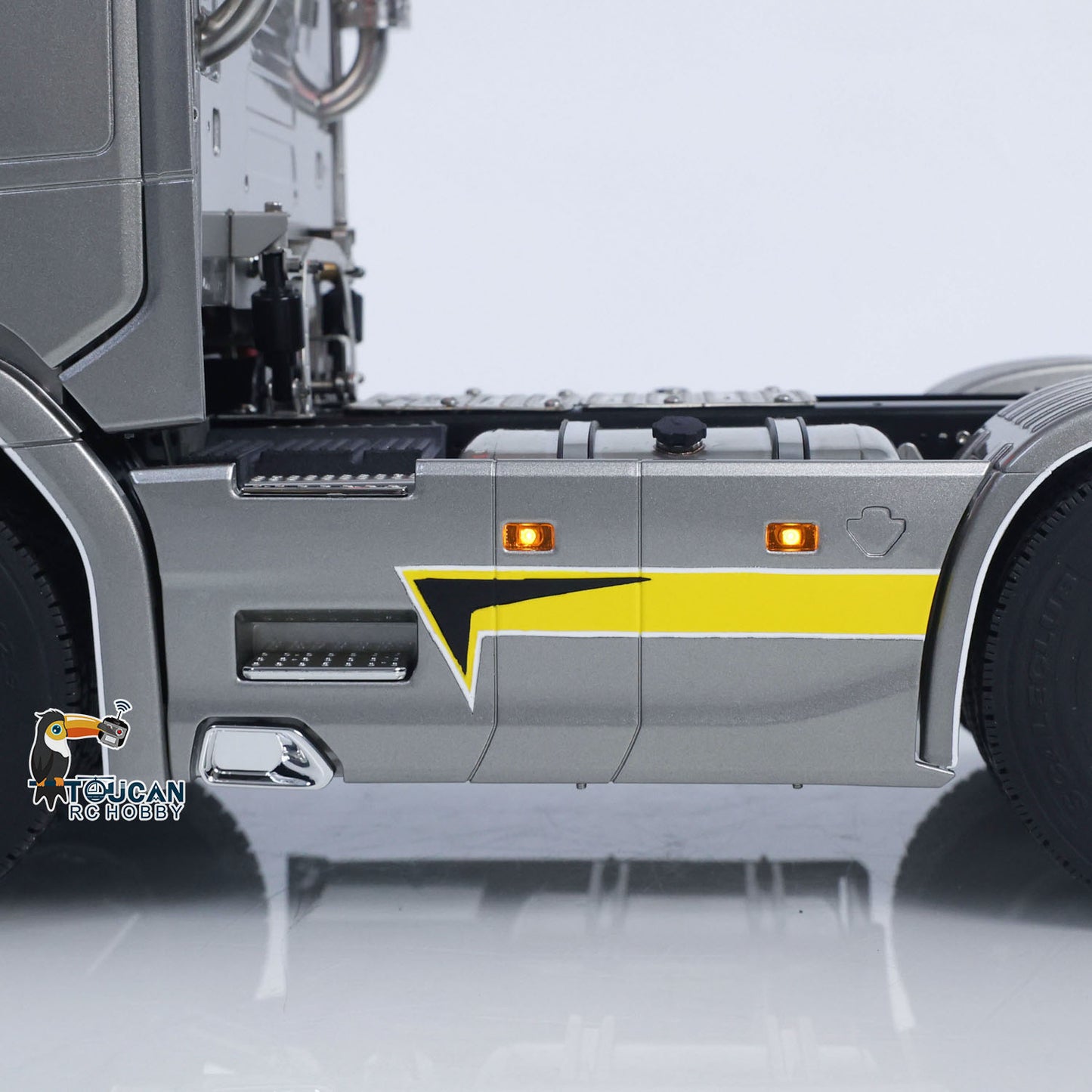 TOUCAN 1/14 RC Tractor Truck 770S RTR 3Speed Lorry 6X6 Metal Chassis Axle Locks Smoke Sound Light Chassis Suspension ST8 Battery