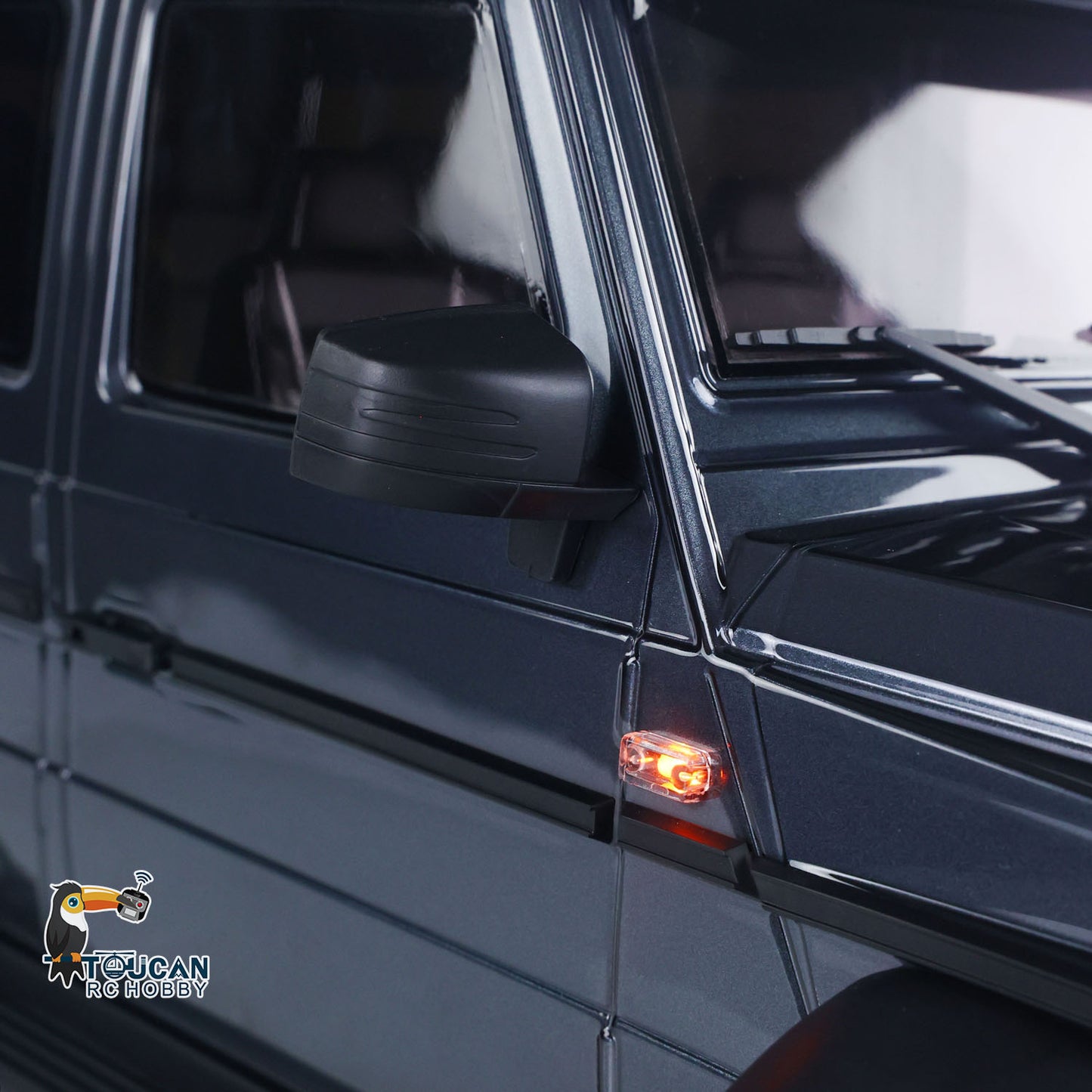 1/8 TRACTION HOBBY Off Road Car KM5 RC Crawler Portal Axle Differential Lock AWD 2Speed Gearbox 775 Brushed Motor