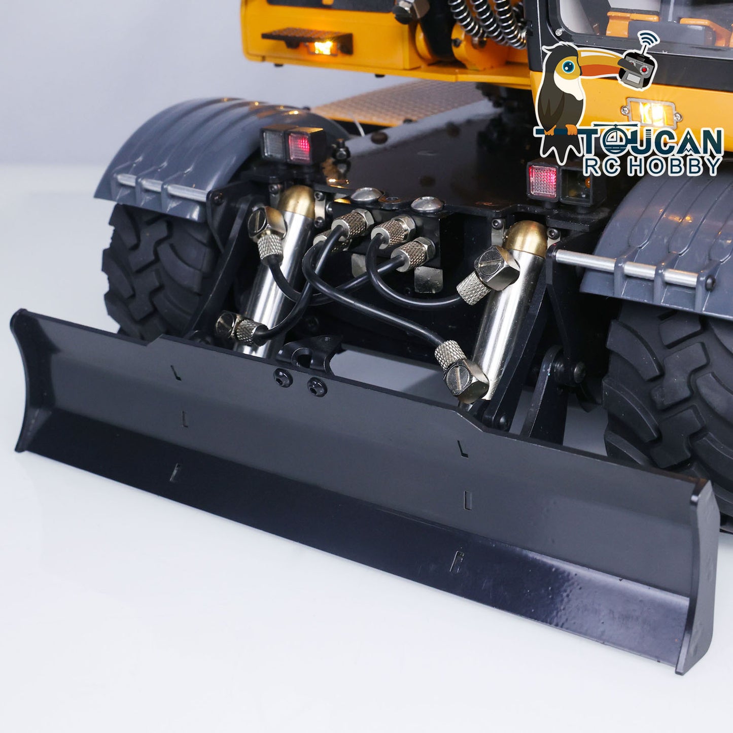 1/14 Wheeled RC Hydraulic Excavator 946-3 PL18EV Radio Controller Digger Ripper Grab