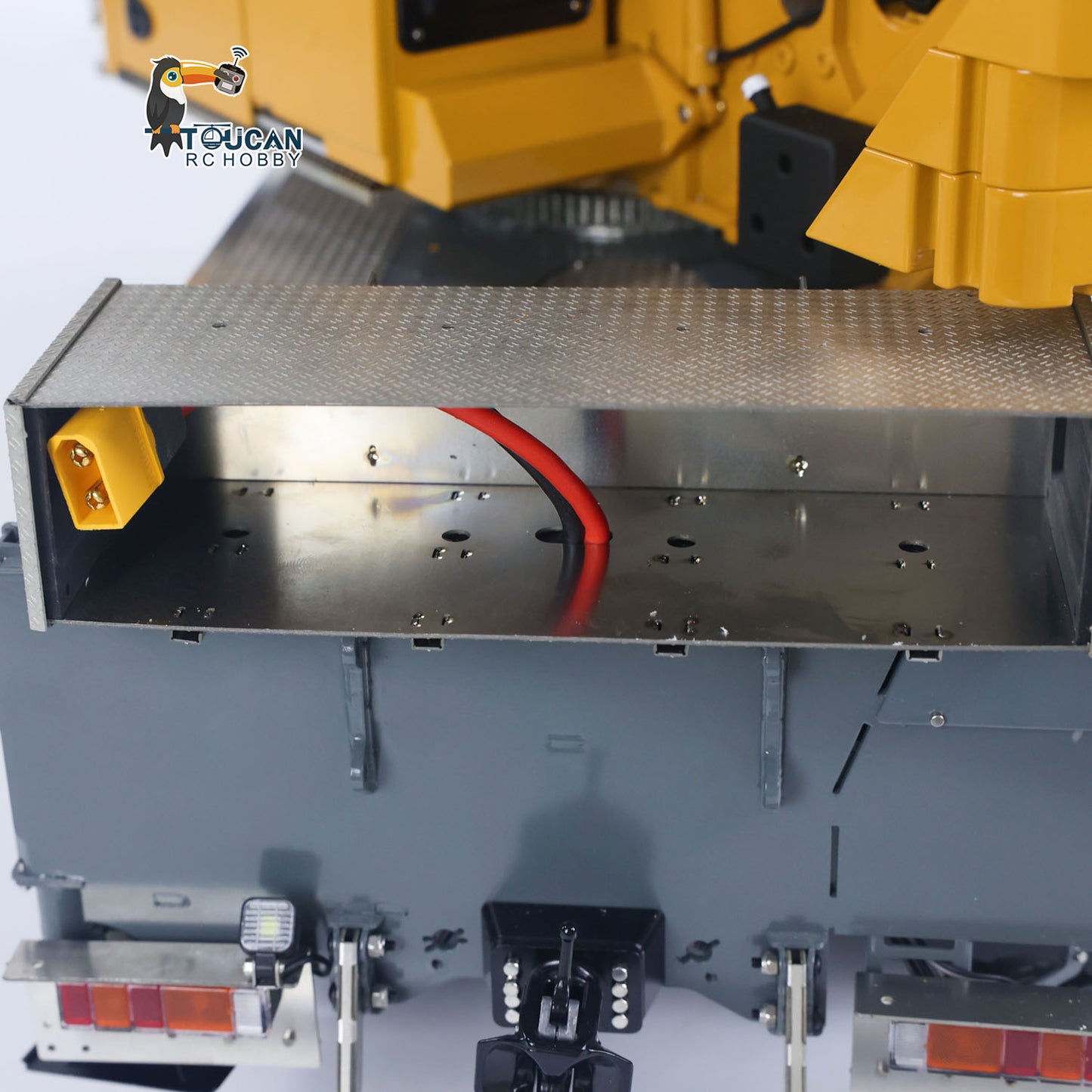 Eyewhale 1/14 All Terrain Remote Control Hydraulic Mobile Crane Truck D1050 Ready to Run FlySky PL18EV Sound Light System