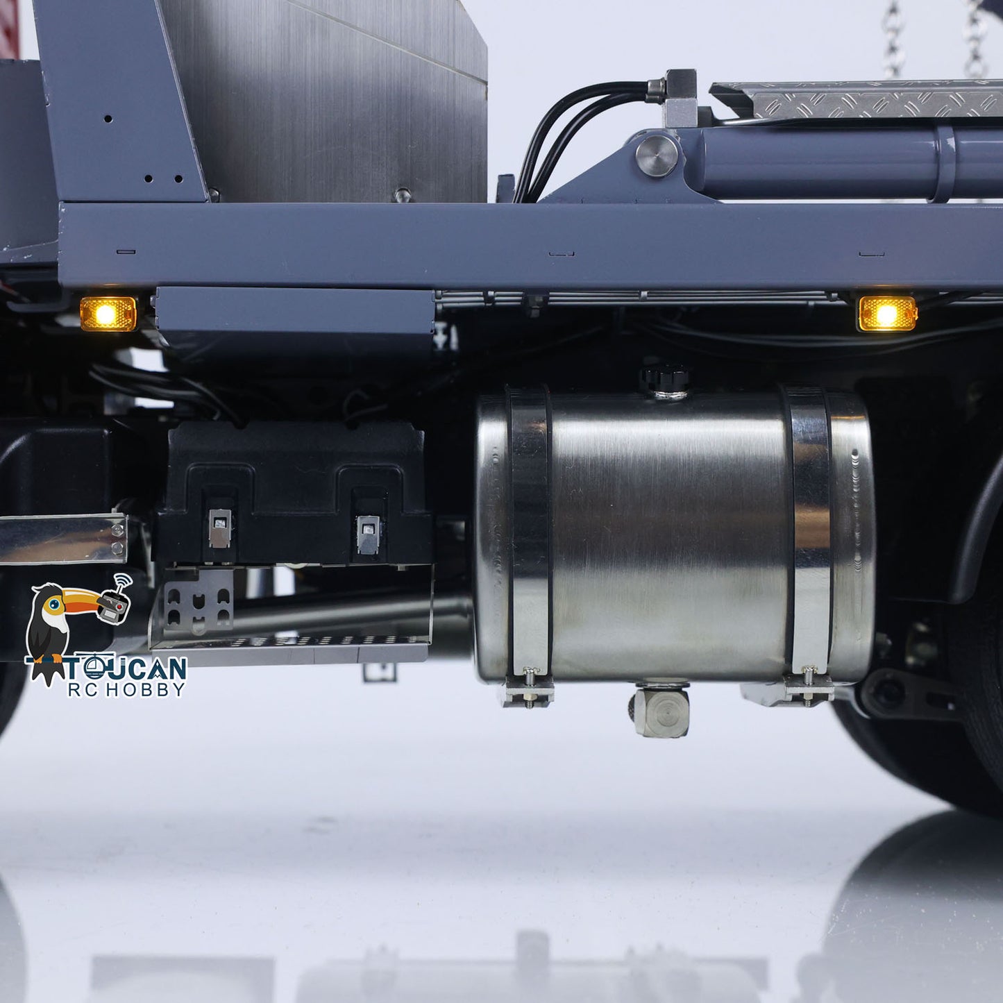 LESU Metal 1/14 RC Hydraulic Swing Arm Garbage Dump Truck 4X4 RTR TGS Light Sound ST8 Radio Battery