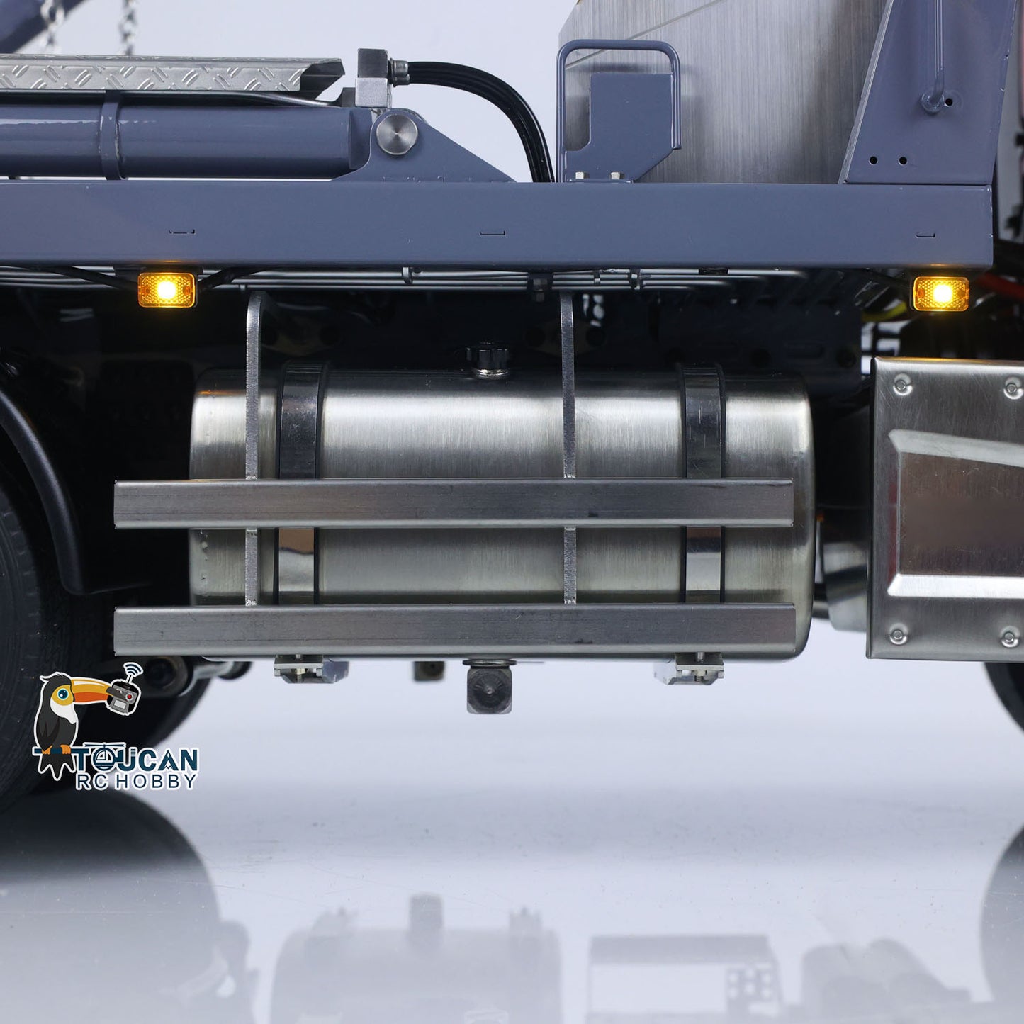LESU Metal 1/14 RC Hydraulic Swing Arm Garbage Dump Truck 4X4 RTR TGS Light Sound ST8 Radio Battery