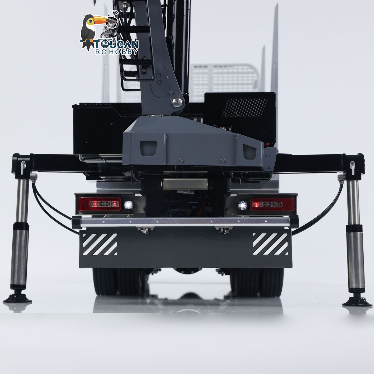 LESU 1/14 Camion forestier RC en métal avec grue hydraulique et tracteur sans cabine FH16