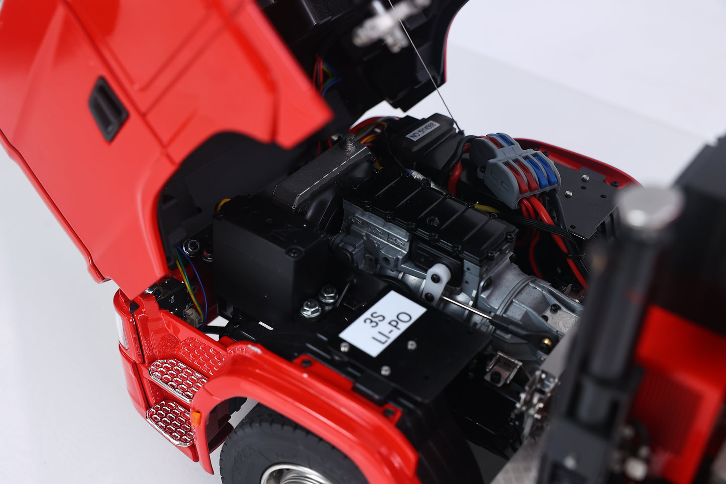 1/14 Remote Control Tractor Truck 7-way Valves Hydraulic Crane 6x6 RC Lorry Car 3Speed Gearbox Axle Locks Light Sound System