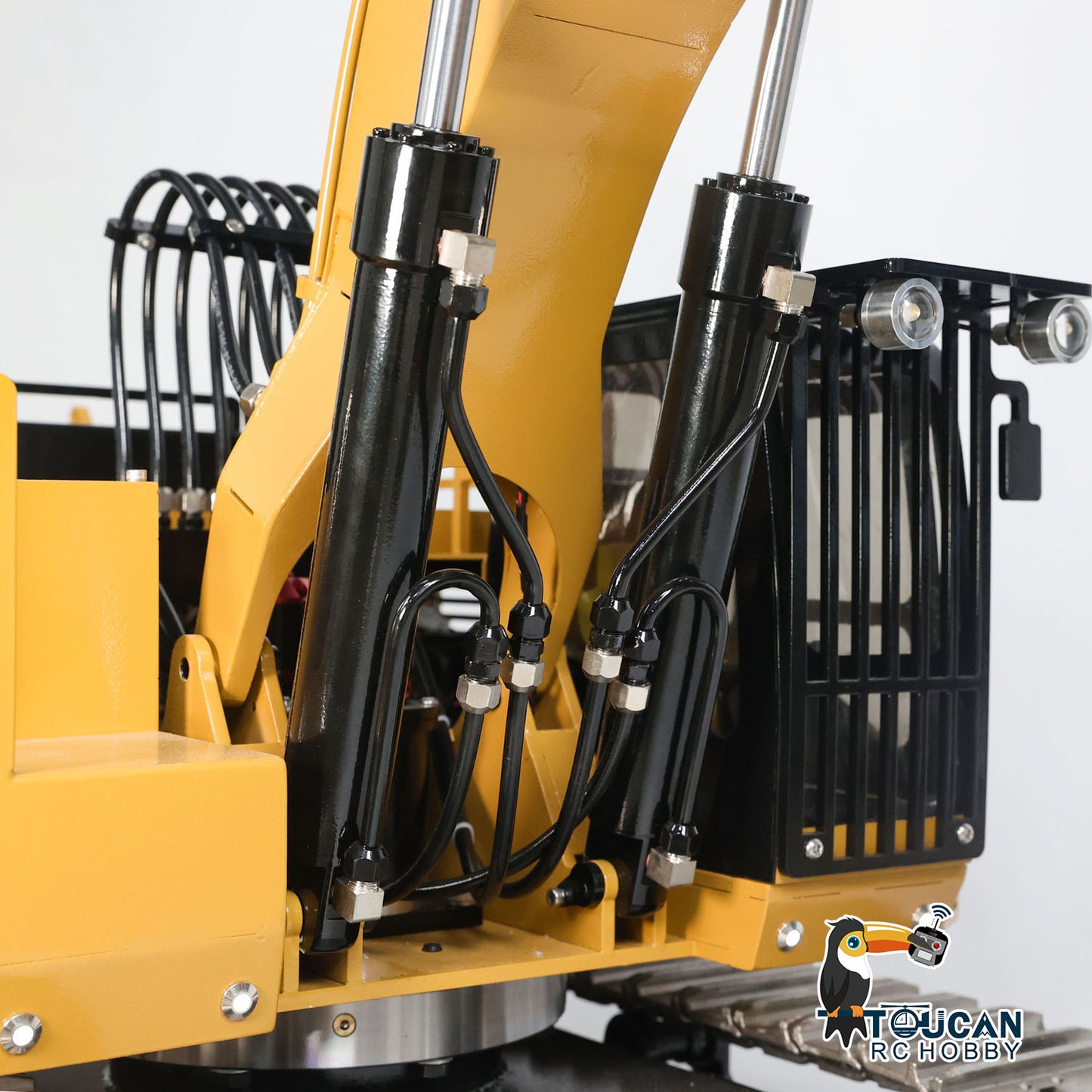 1/8 Giant Metal 385CF Heavy Duty RC Hydraulic Excavator I6S Controller