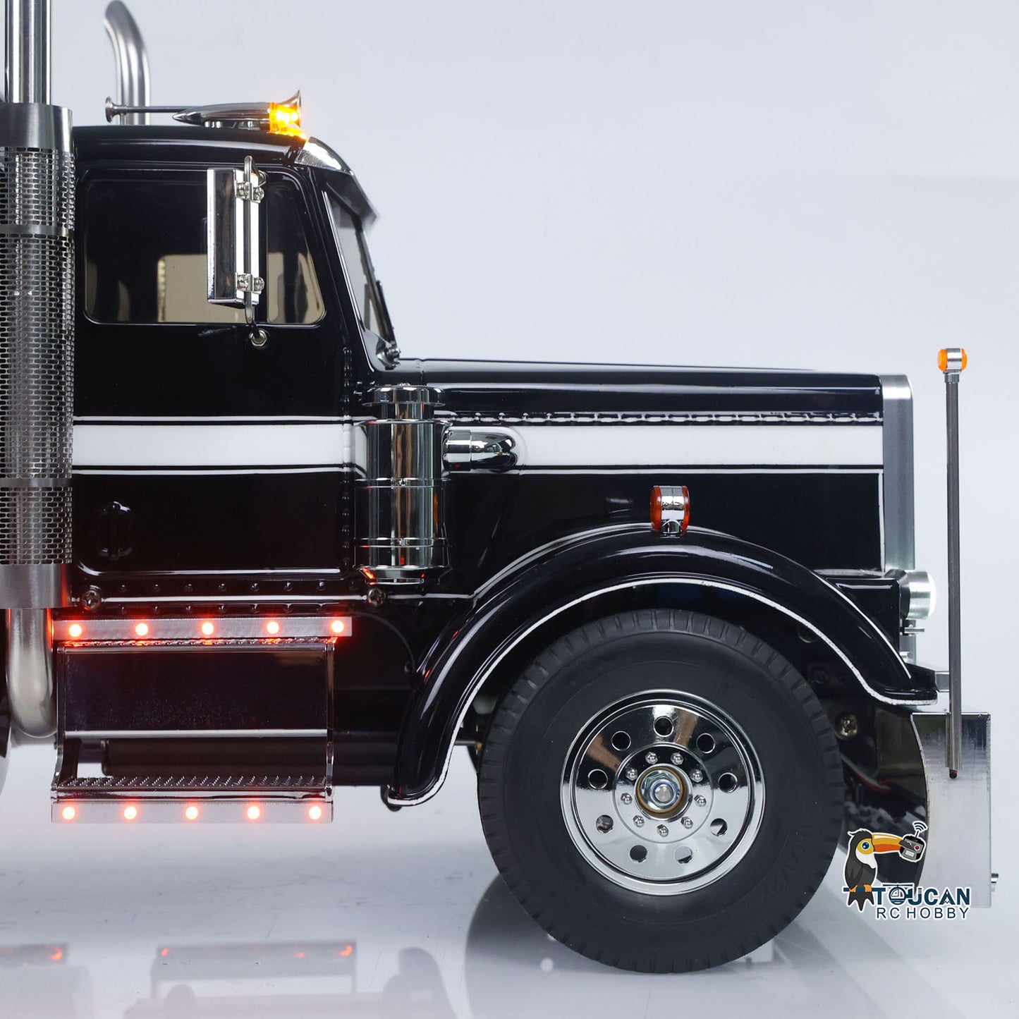 TOUCAN 8X4 1/14 RC king hauler Tractor Truck Model 3Speed Lorry Car Chassis Suspension Flysky ST8 Radio Battery