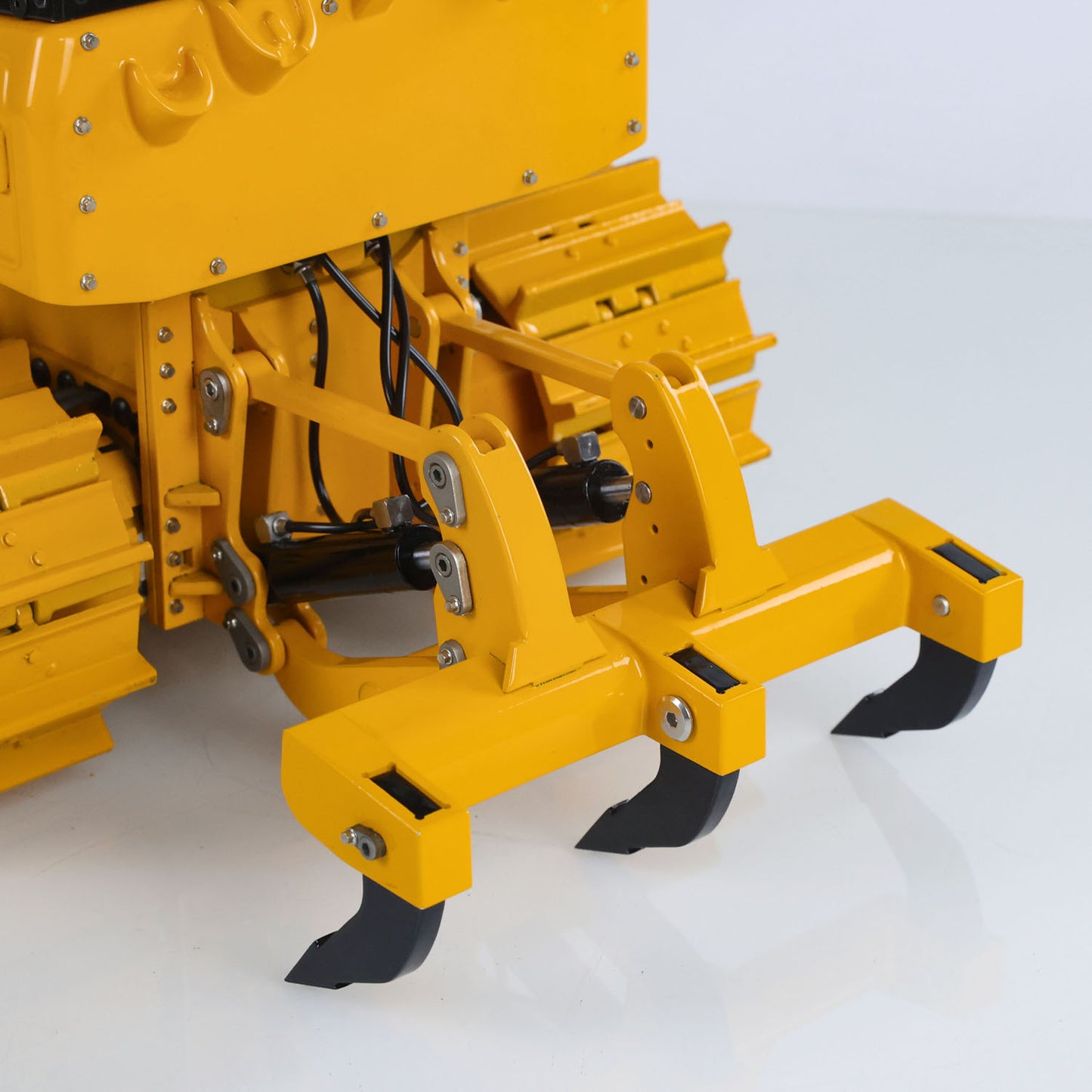 US Stock Metal 1/12 RC Hydraulic Bulldozer D3 Remote Control Engineering Vehicles 4CH Valve Construction Car Light Sound Flysky ST8 Radio