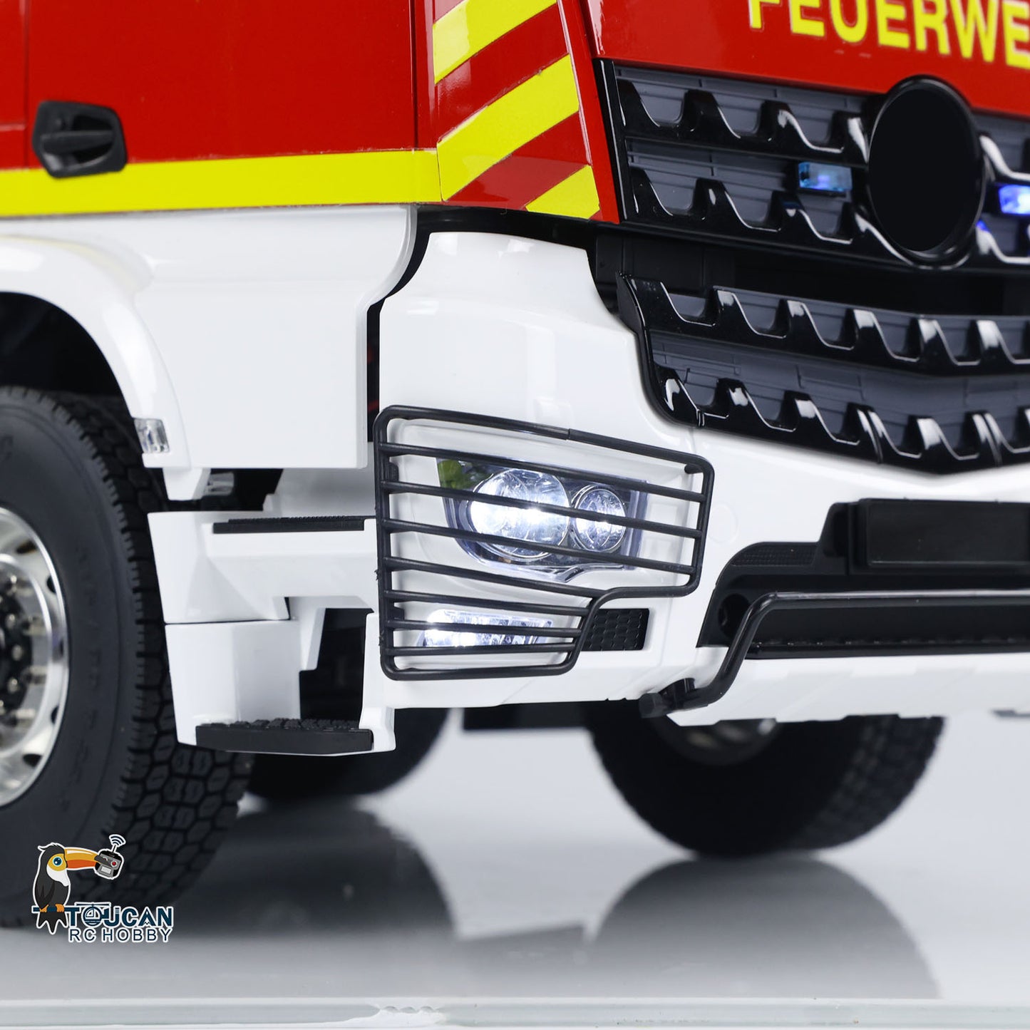 1/14 3363 Metal Chassis Snozzle High-reach Extendable Turret 8x4 RC Fire Truck