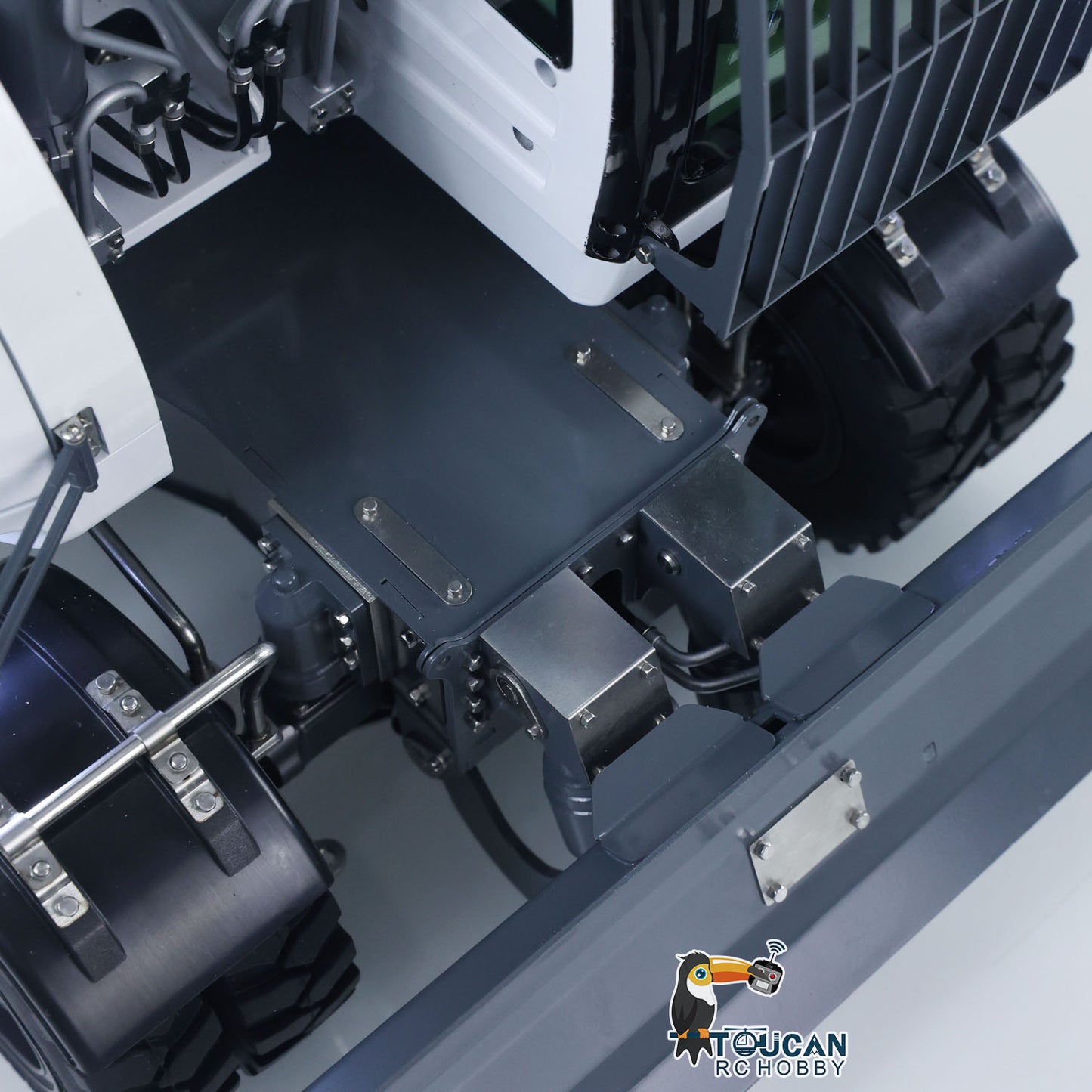 1:14 RC Hydraulic Wheeled Excavator LR914 8-ways Valve 4x4 Digger Engineering Vehicle RTR Axle Lock Upgrade Brushless Motor ESC