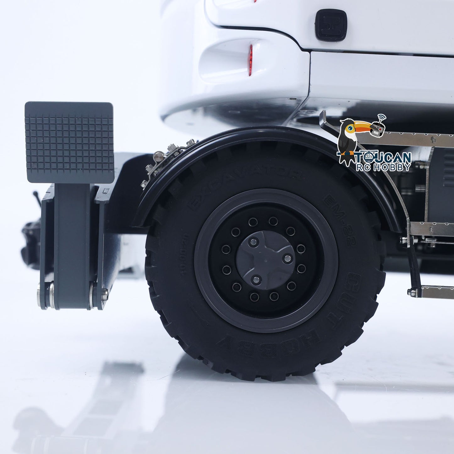 CUT 1/14 Scale 914 8-ways RC Hydraulic Wheeled Excavator