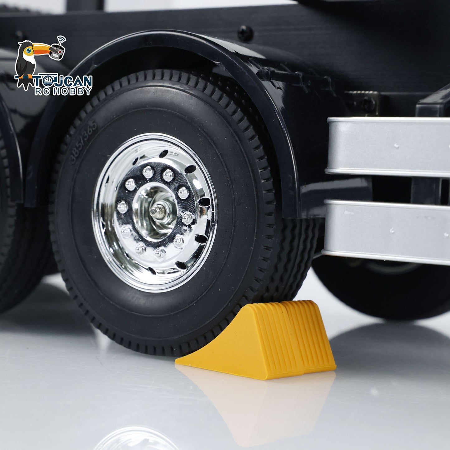 1/14 RC 3Axle Timber Truck Pole Tractor Flatbed