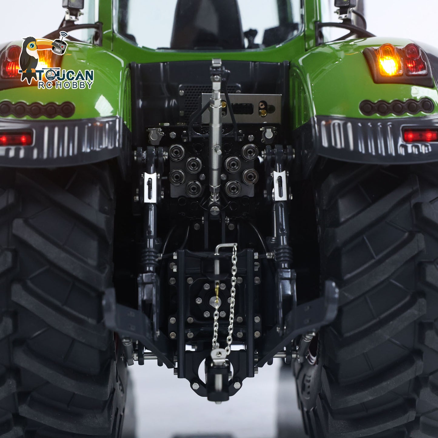 LESU AOUE 1050 4x4 1/14 Hydraulic Metal RC Tractor With Radio Battery Smoke Unit Upgrade Sound System