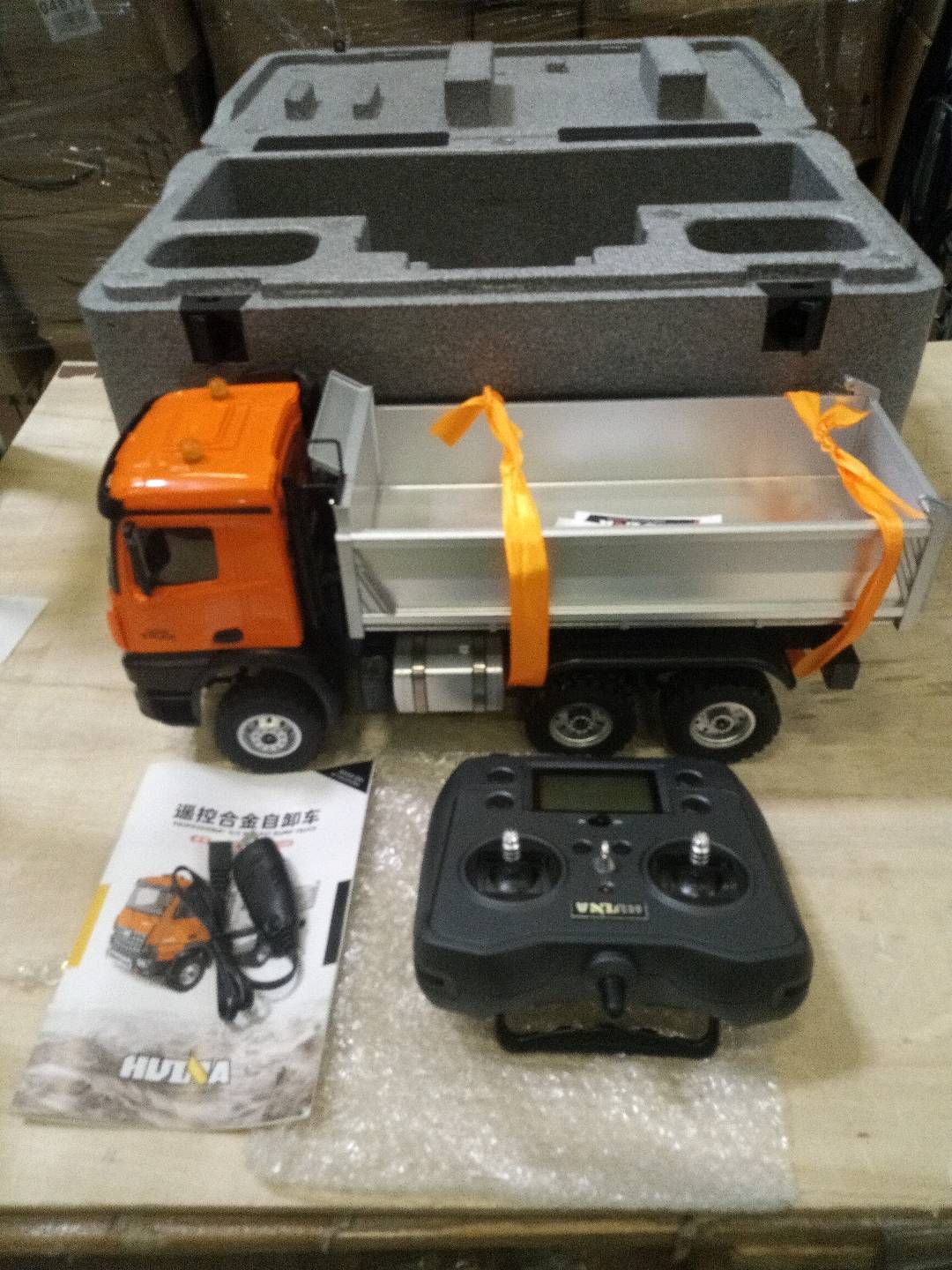 Second Hand Fast Shipping 1/14 HUINA 1598 2.4G Remote Control Dumper 6?¨¢6 Engineering Transport Vehicle Lifting Rod Tipper Car Light Sound Battery Toys