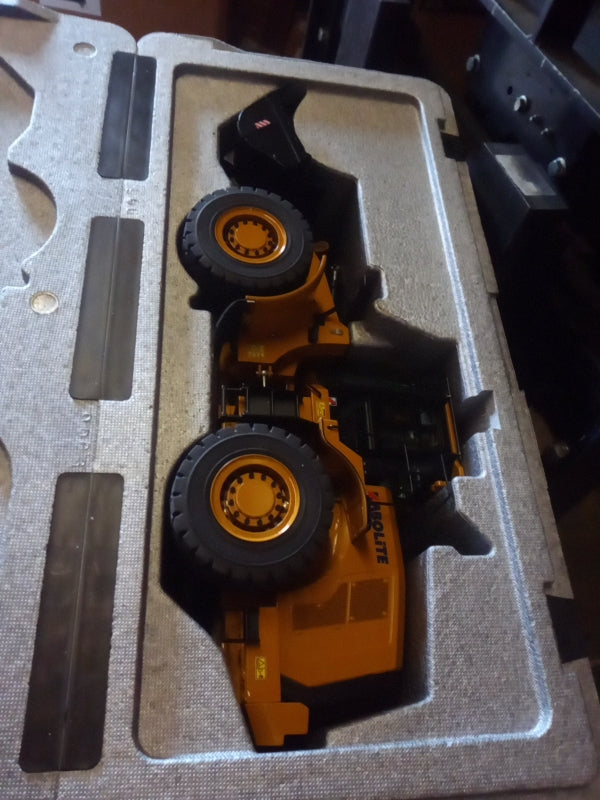 Second Hand US Stock HUINA K966 KABOLITE 2.4G 1/16 Hydraulic RC Loader Car Model 7500mAh Battery