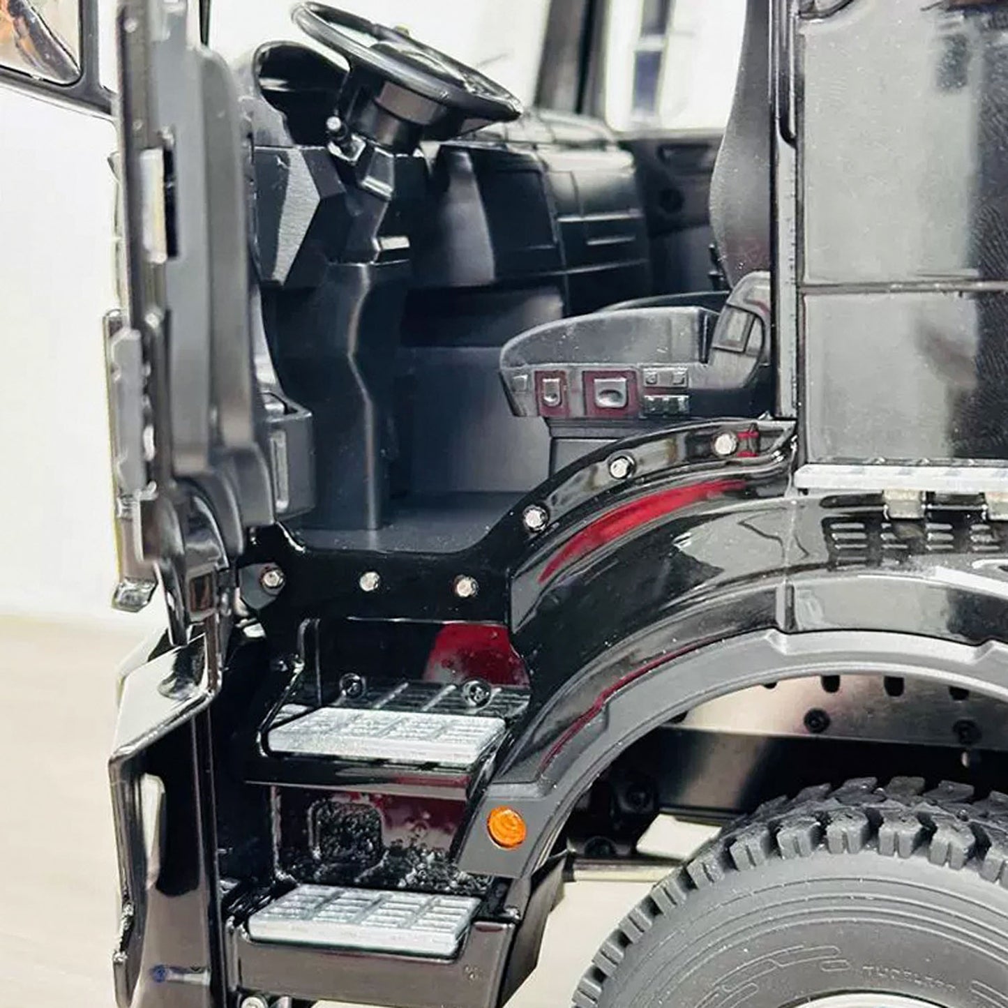 Camion à benne basculante hydraulique RC 4x4 avec cabine en métal 1/14