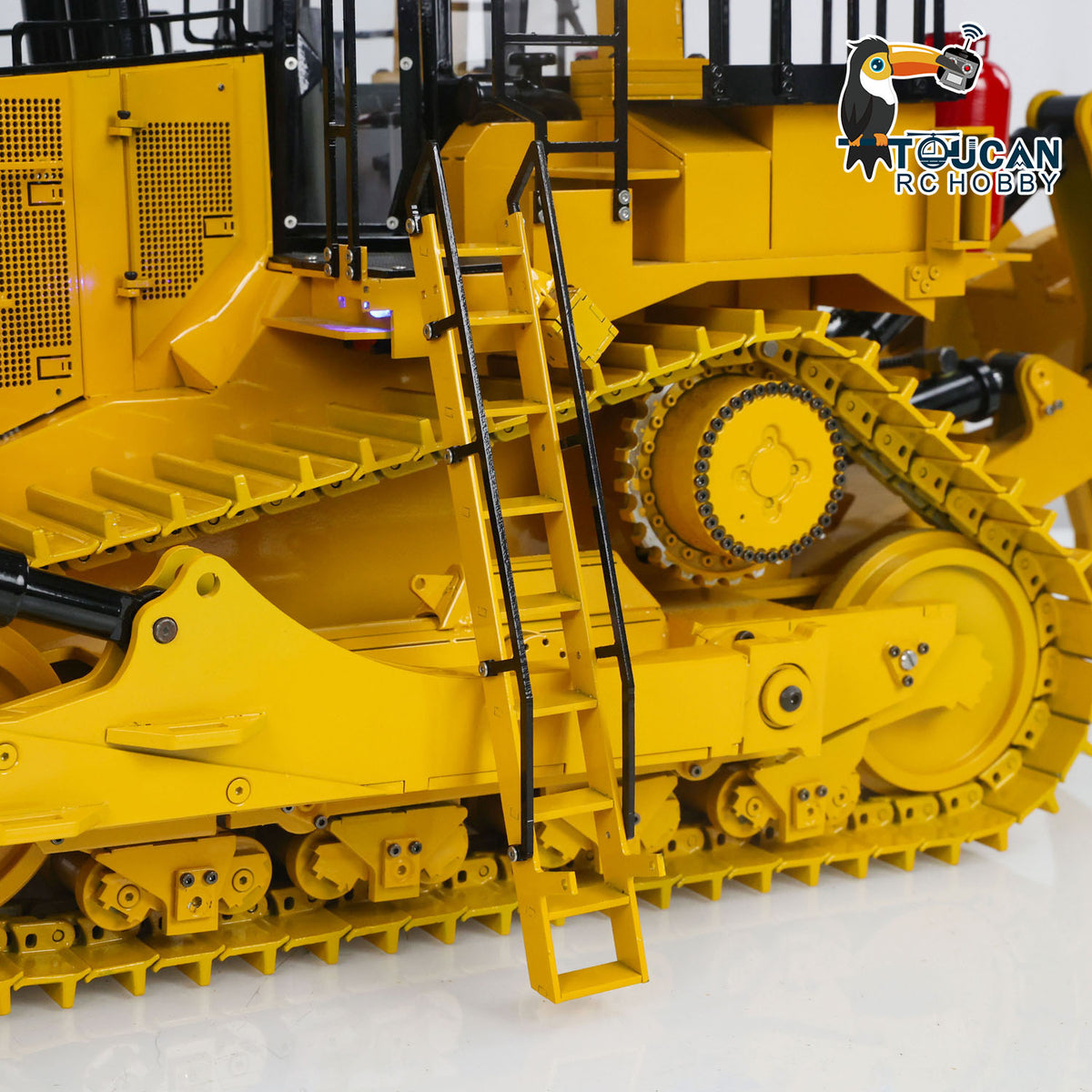 TOUCAN BSM D11T 1/14 Hydraulic Bulldozer Track Drive Wheel Close-Up, Drive Gear & Travel Mechanism Structure Detail