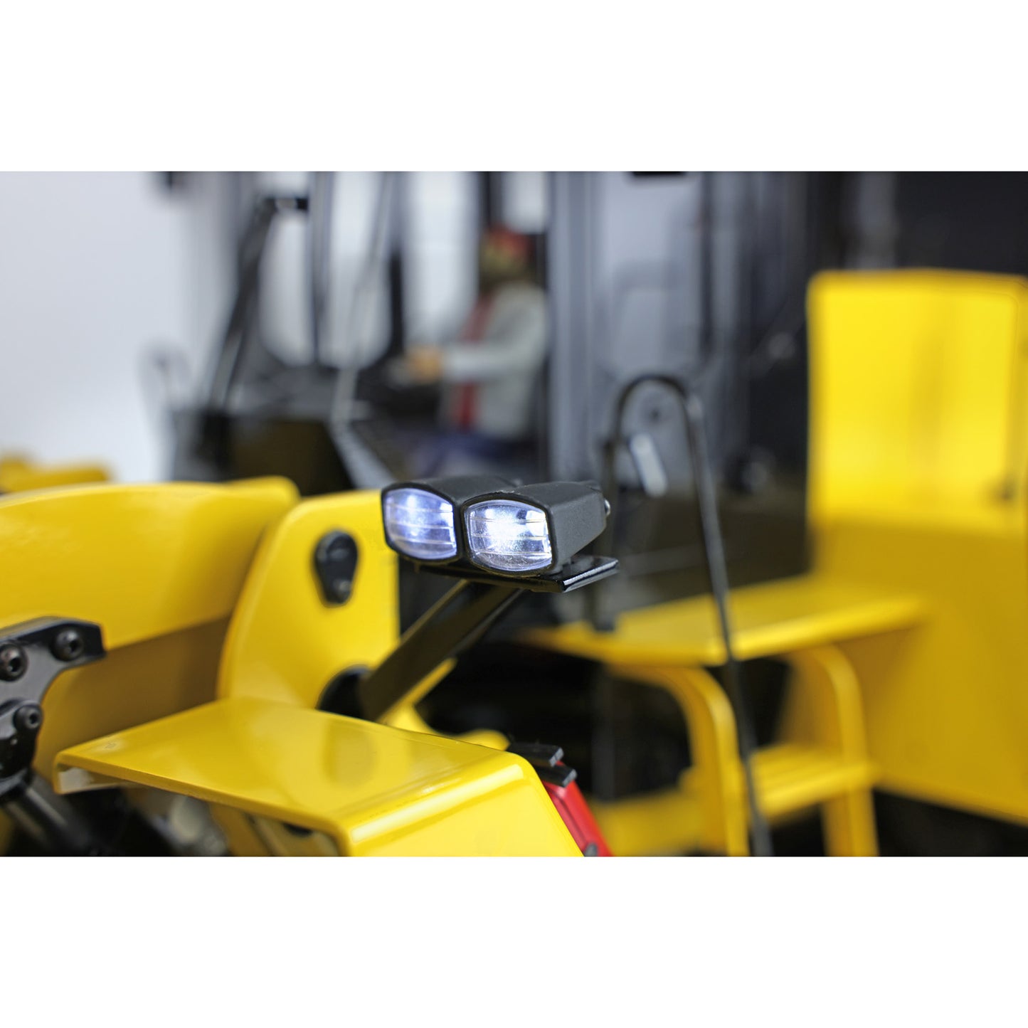 US STOCK Metal 1/14 Hydraulic Loader RC Model ESC Motor Servo Lights Sound Battery