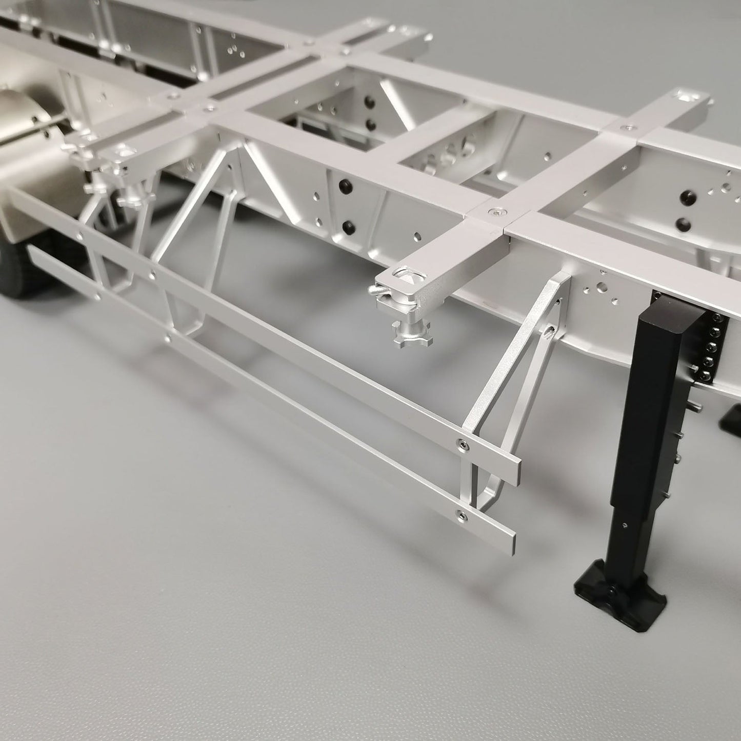 AUF LAGER 1/14 MD Modell Metallrahmen 3 Achsen Anhänger