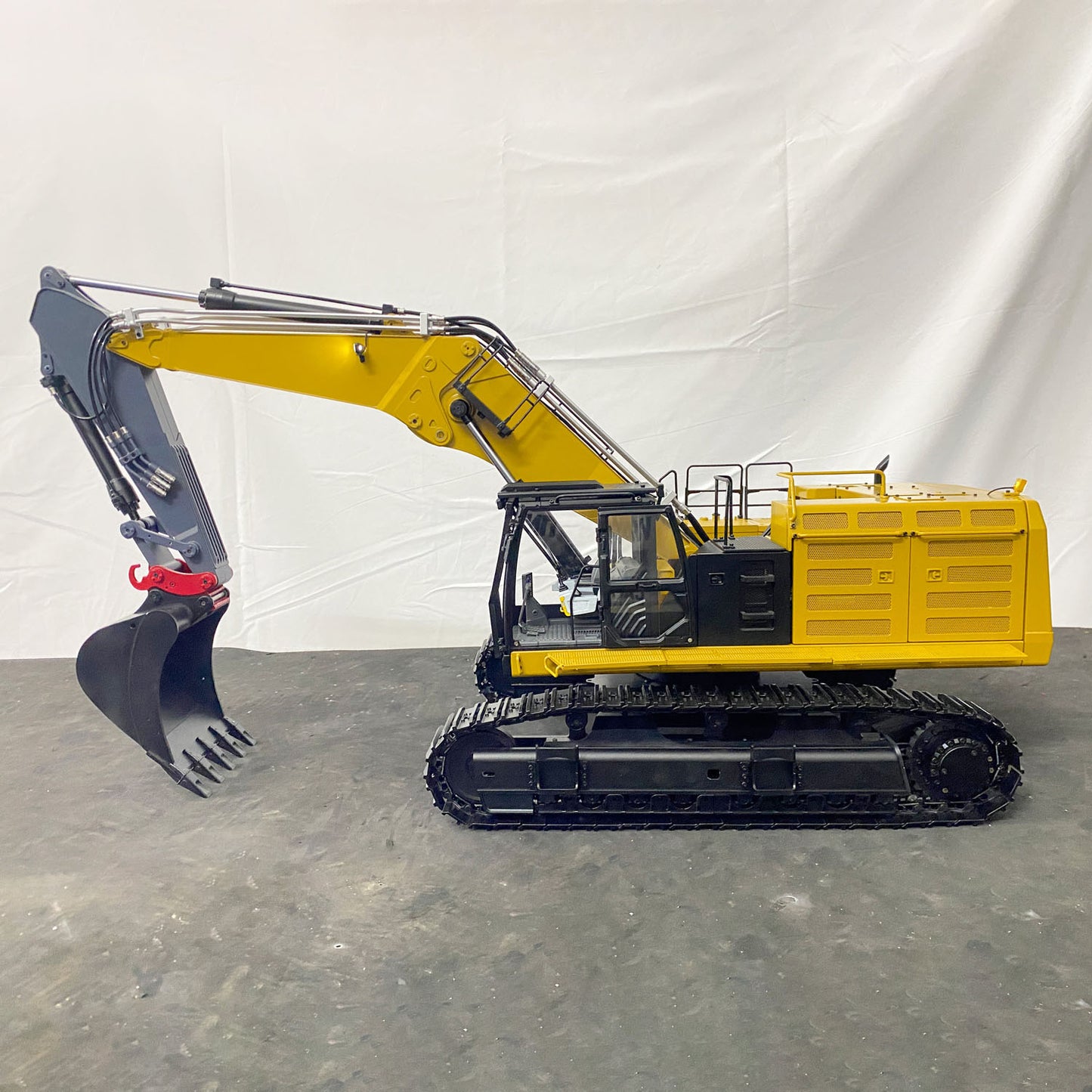 1/14 374 UHD 4-arm RC Hydraulic Demolition Excavator PL18EV