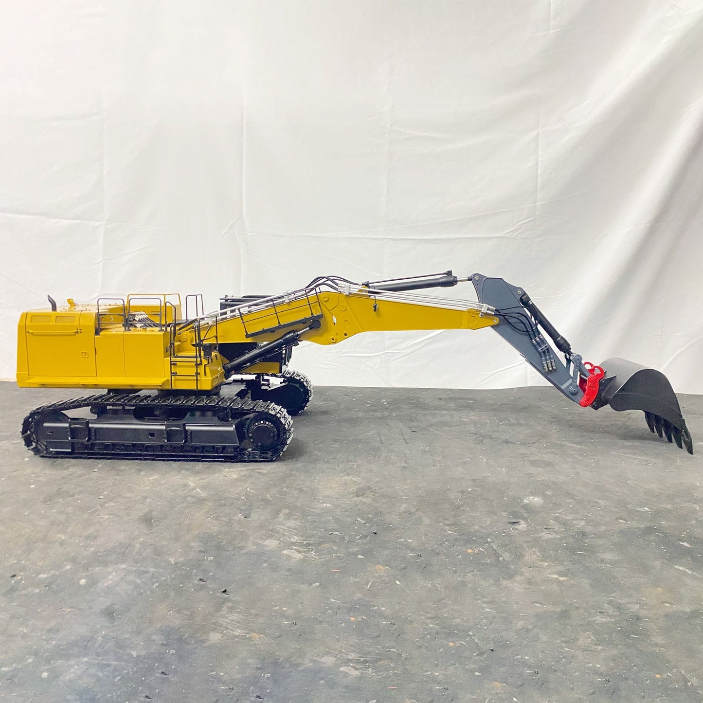 1/14 374 UHD 4-arm RC Hydraulic Demolition Excavator PL18EV