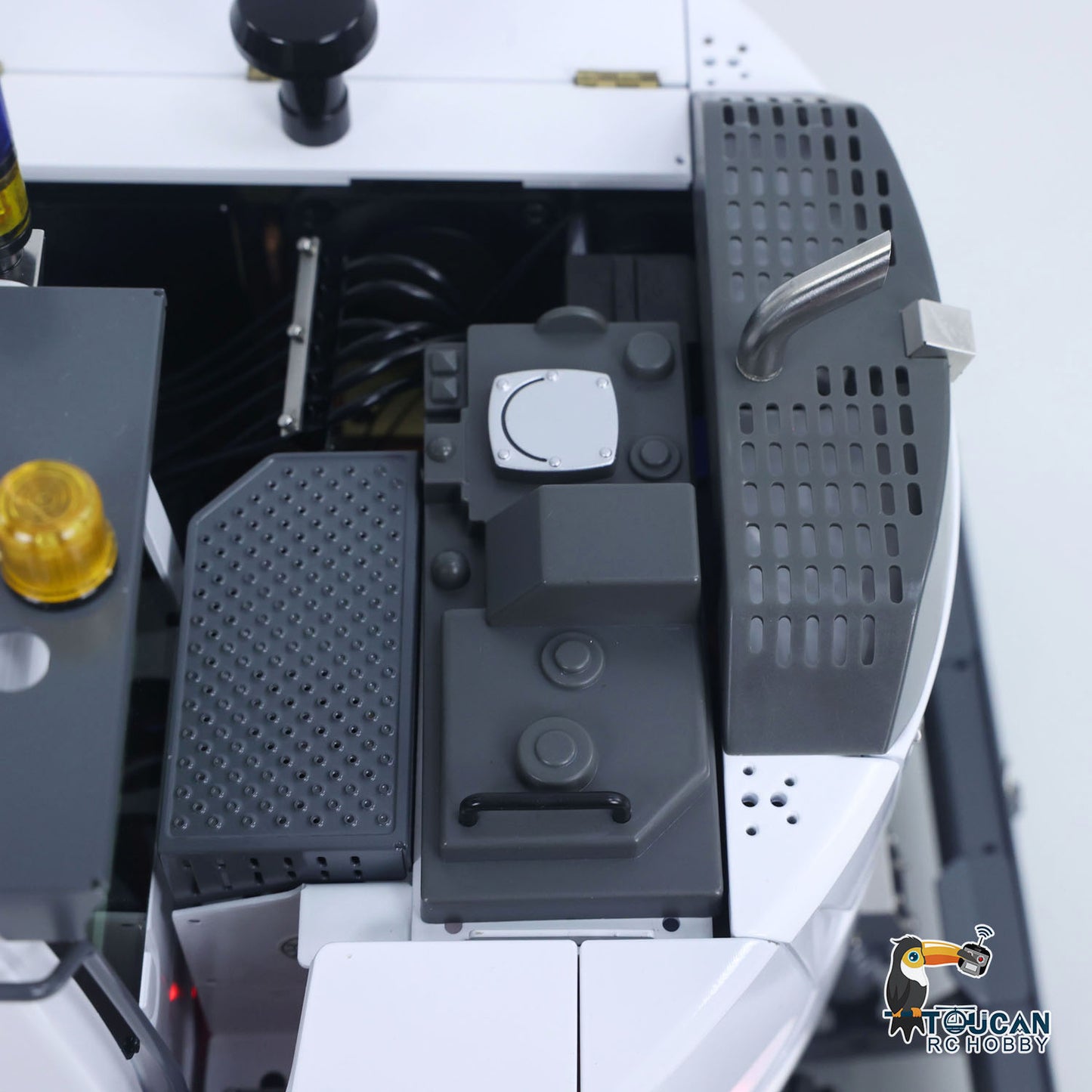 1/14 Remote Control Hydraulic Wheeled Excavator 7CH Valves 2WD/4WD Metal RC Digger RTR Axle Lock Flysky PL18EV Lite Light System