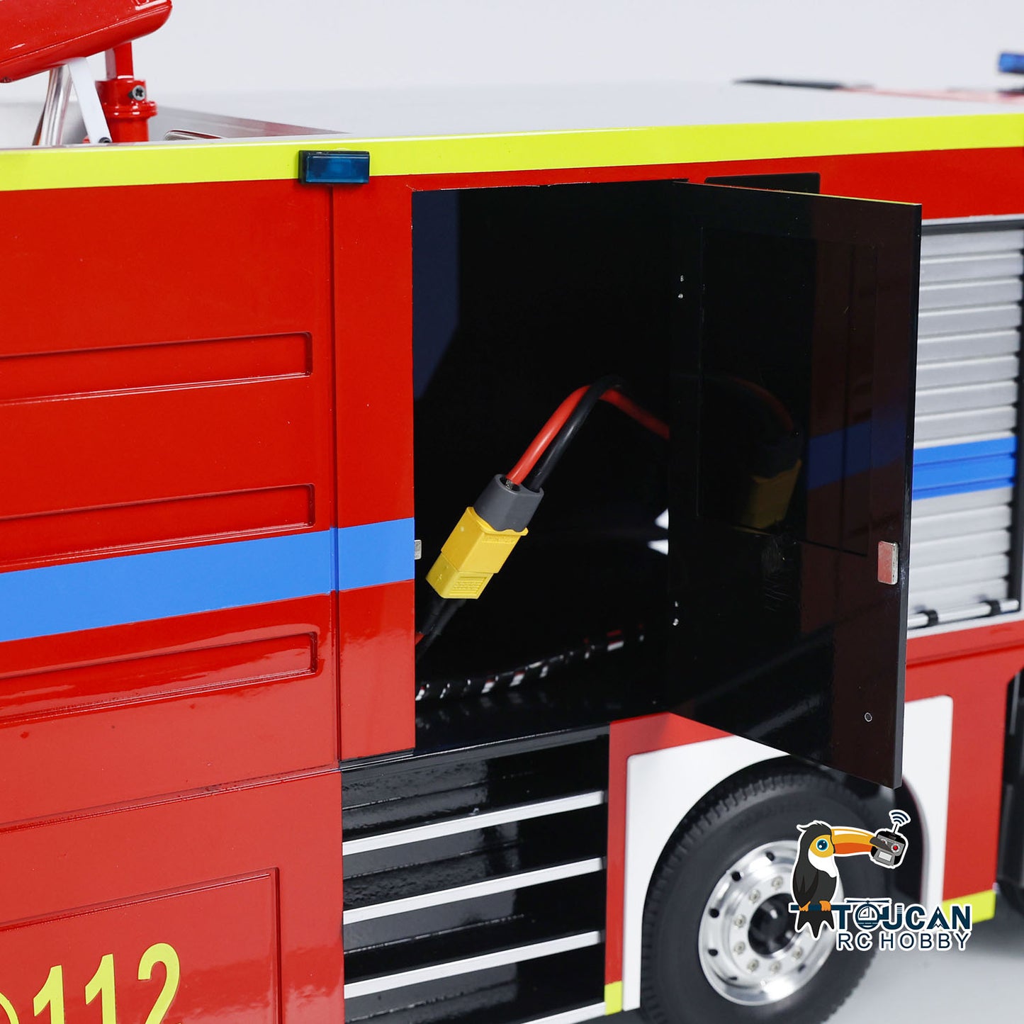 EN STOCK 1/14 Camion de pompiers télécommandé 8x4 RC Modèle de lutte contre les incendies