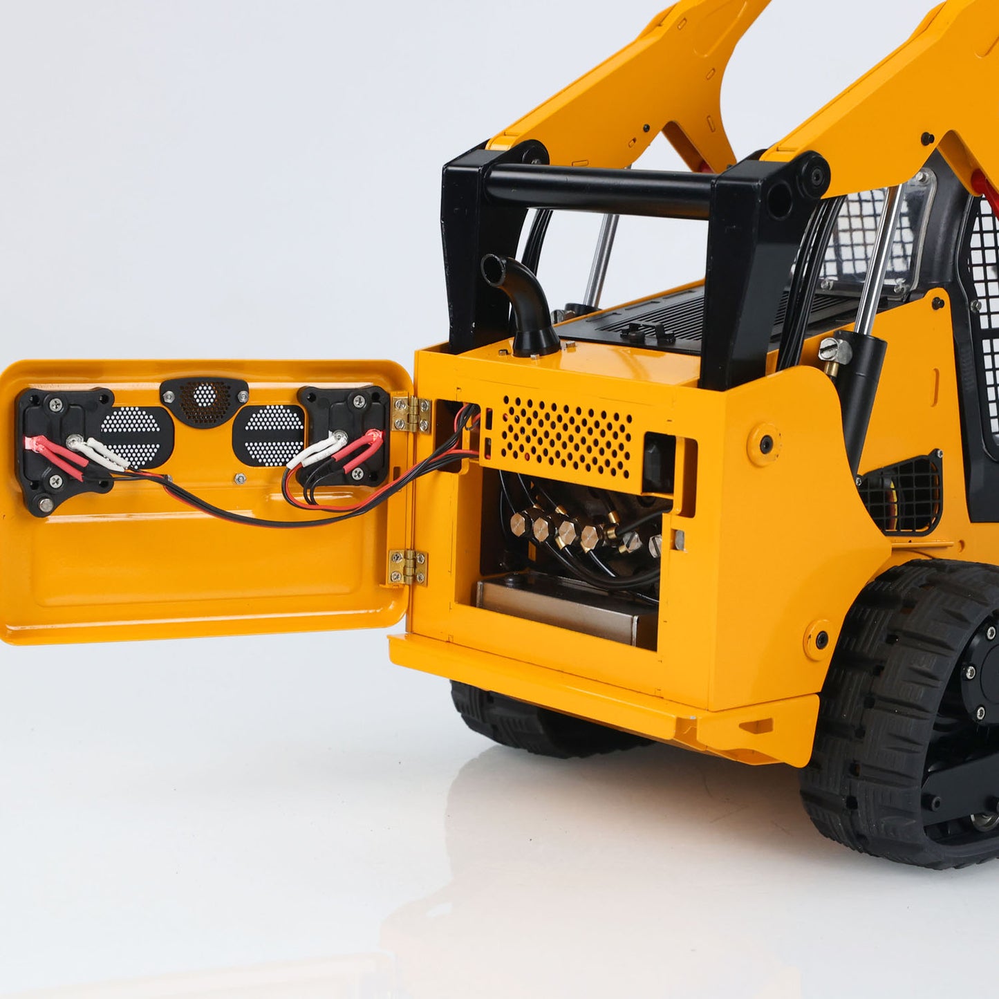 Fast Shipping 1/14 SM770 Hydraulic RC Loader Skid-Steer RTR Remote Control Tracked Car Model