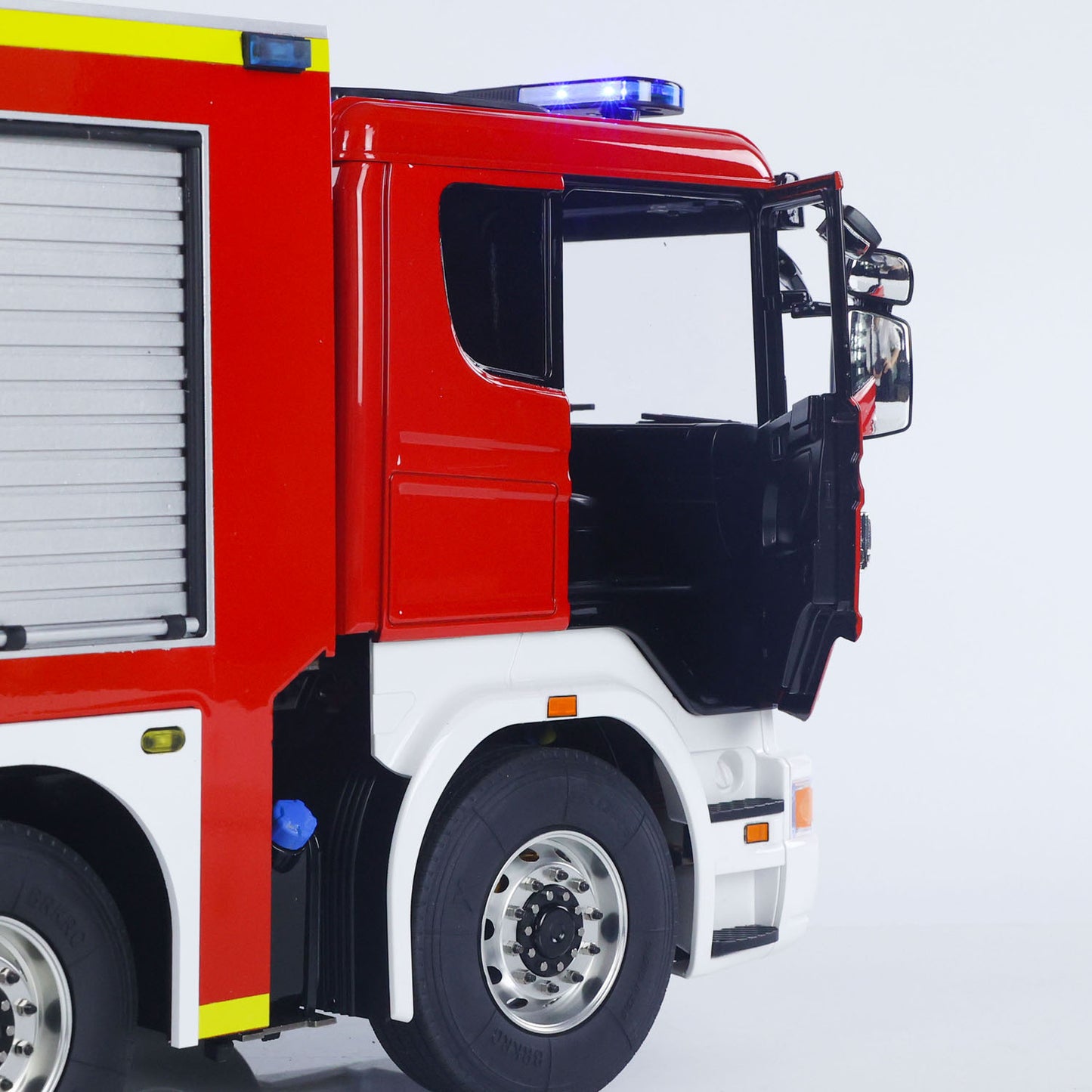 SC 8x4 1/14 Metal Chassis RC Snozzle High-reach Extendable Turret Fire Truck Car