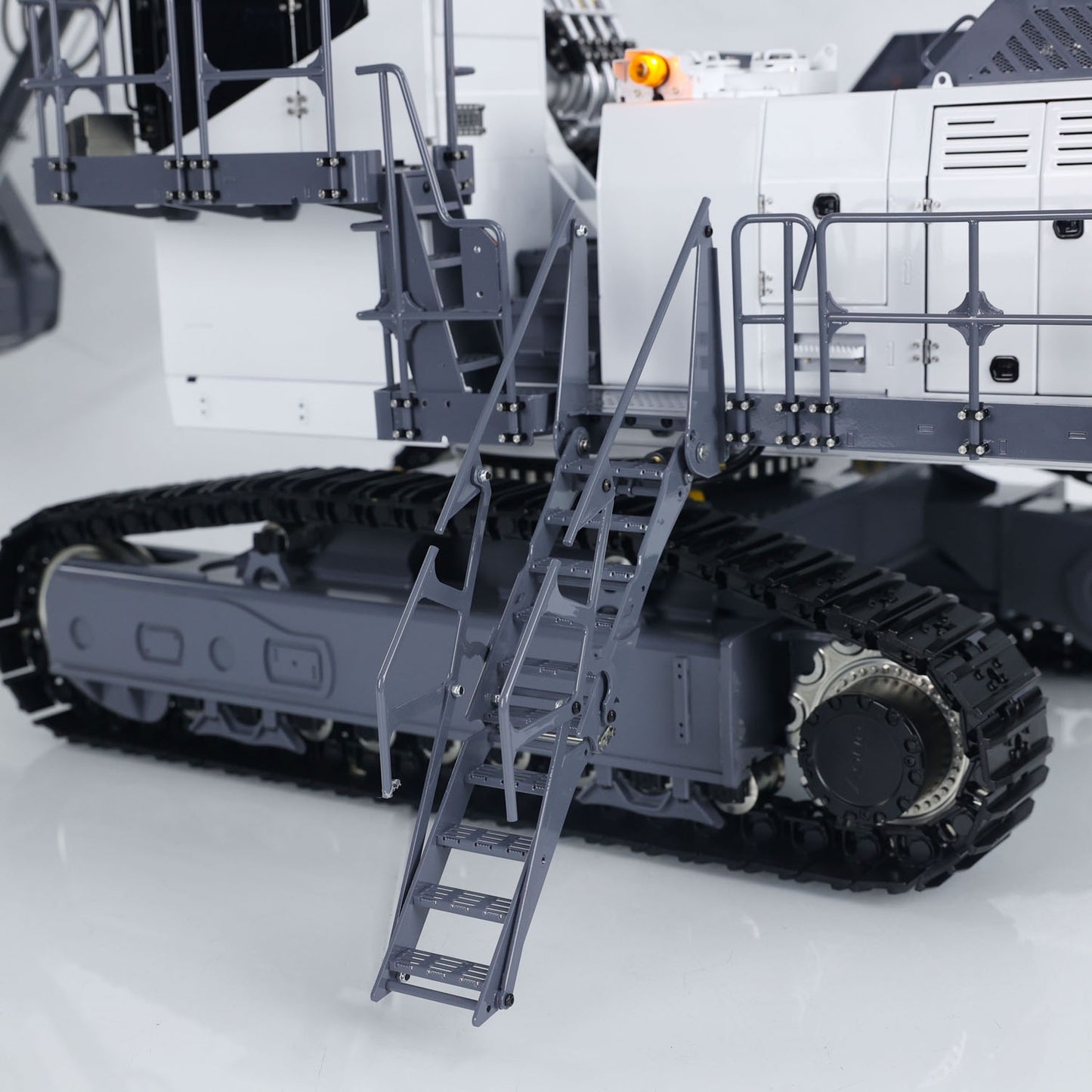 LESU 1/14 Heavy RC Hydraulic Excavator AOUE 9150 for Forward Shovel Double-Pump Digger PNP Construction vehicle Car  Light System