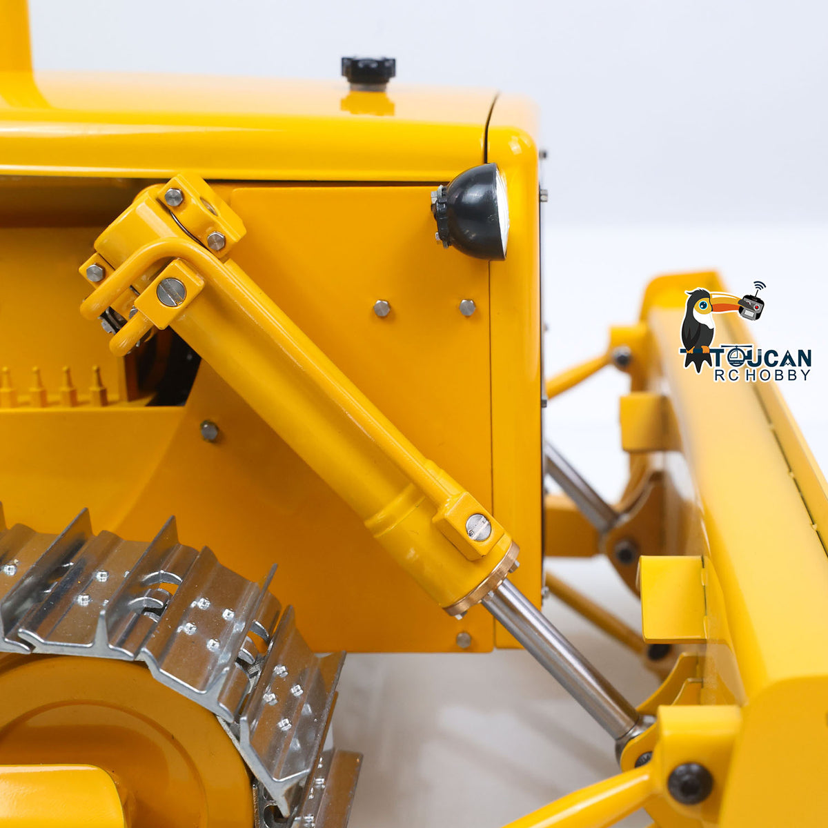 US Stock Metal 1/14 RC Hydraulic Bulldozer D7 Remote Control Dozer Model Engineering Vehicle Flysky Radio Light Sound System Battery