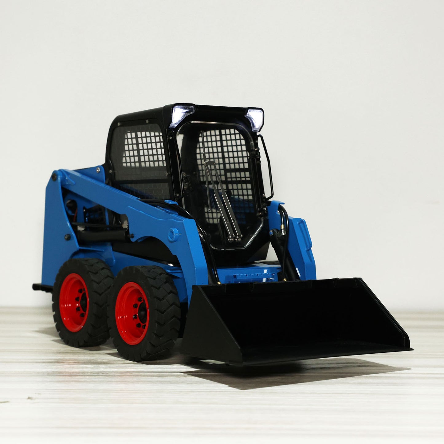 Metal 1/14 Hydraulic RC Skid-Steer Loader SM450 Remote Control Wheeled Car Model