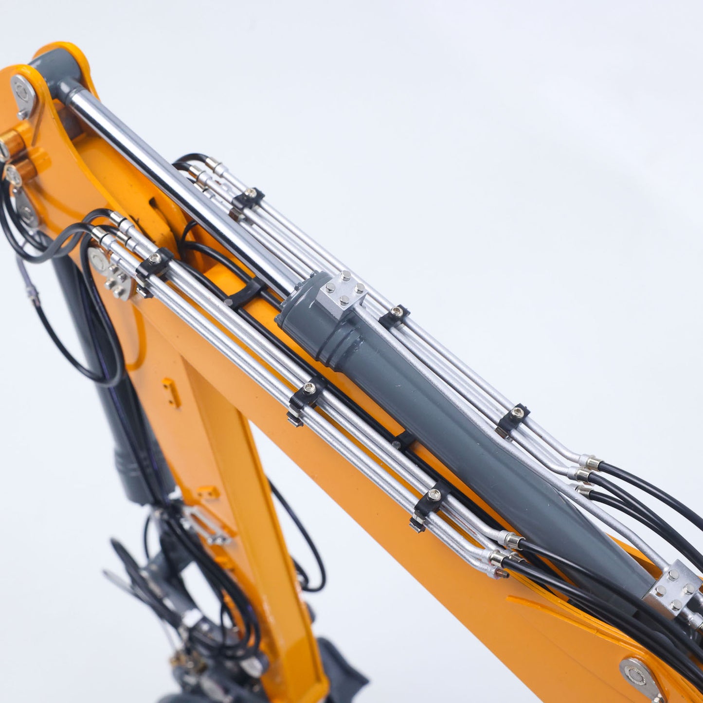 LR914 PRO MAX Metal 4WD 1/14 RC Hydraulic Wheeled Excavator 11-ways Valve Ready to Run Radio Controlled Digger PL18EV Lite Battery Light Sound System