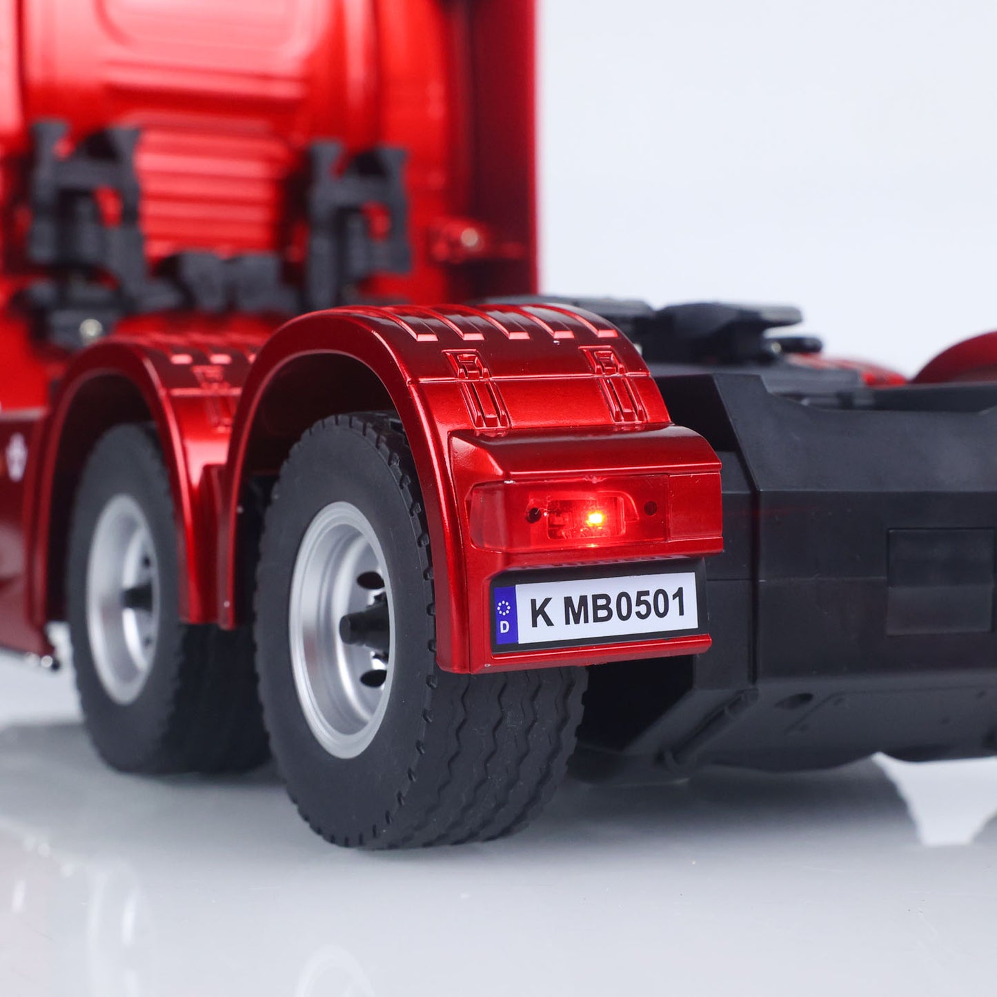 Fast Shipping 770S Plastic 1/18 RC Tractor Truck Toys Finished Model RTR 7.4V Battery Radio 19CH Light Sound Effects Remote Control Lorry Car