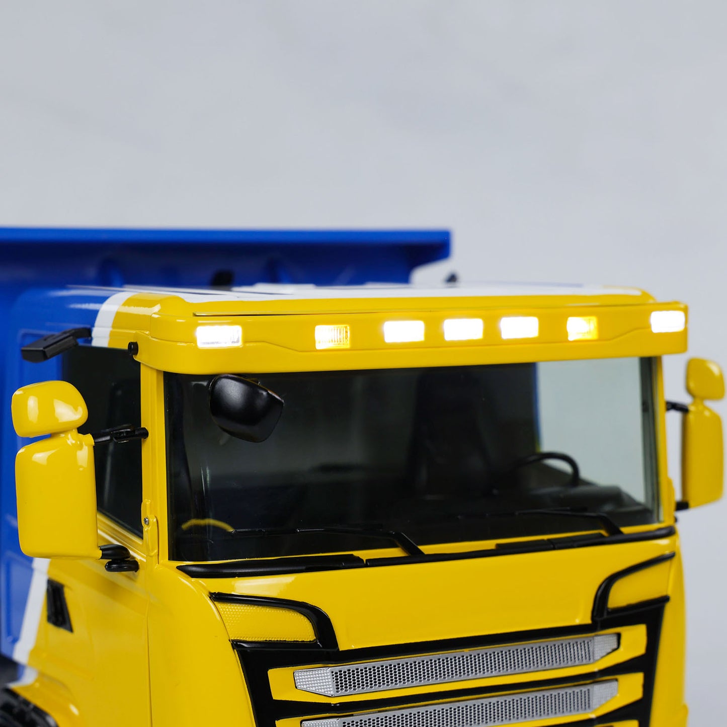 Metal 1/14 Hydraulic RC Dump Truck 8x8 Full Tipper Differential Lock Axles 3Speed Gearbox Wheel Hub Reduction Flysky Radio Construction Vehicle