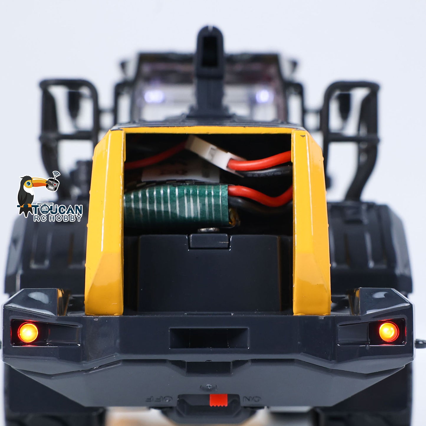 Half Metal 1/50 Electric Remote Control Loader Ready To Run Mini RC Engineering Vehicle Model Lights Sounds Desktop Level Gift