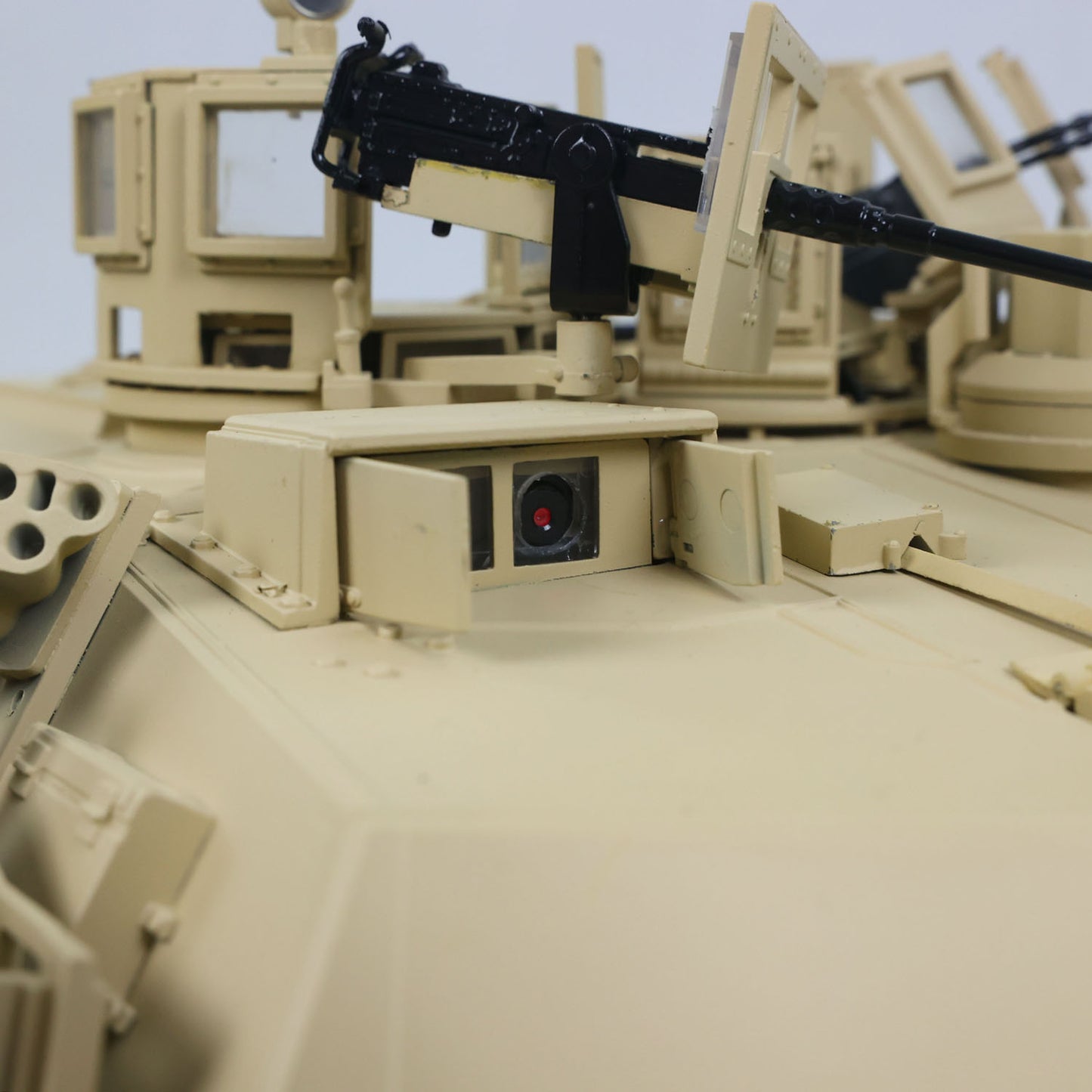 TOUCAN 1/16 Metal RC Tank M1A2 Abrams IR Dual Current Driving Gearbox Barrel Recoil Elevation 360 Turret Rotation Smoke RTR FPV Camera Charger