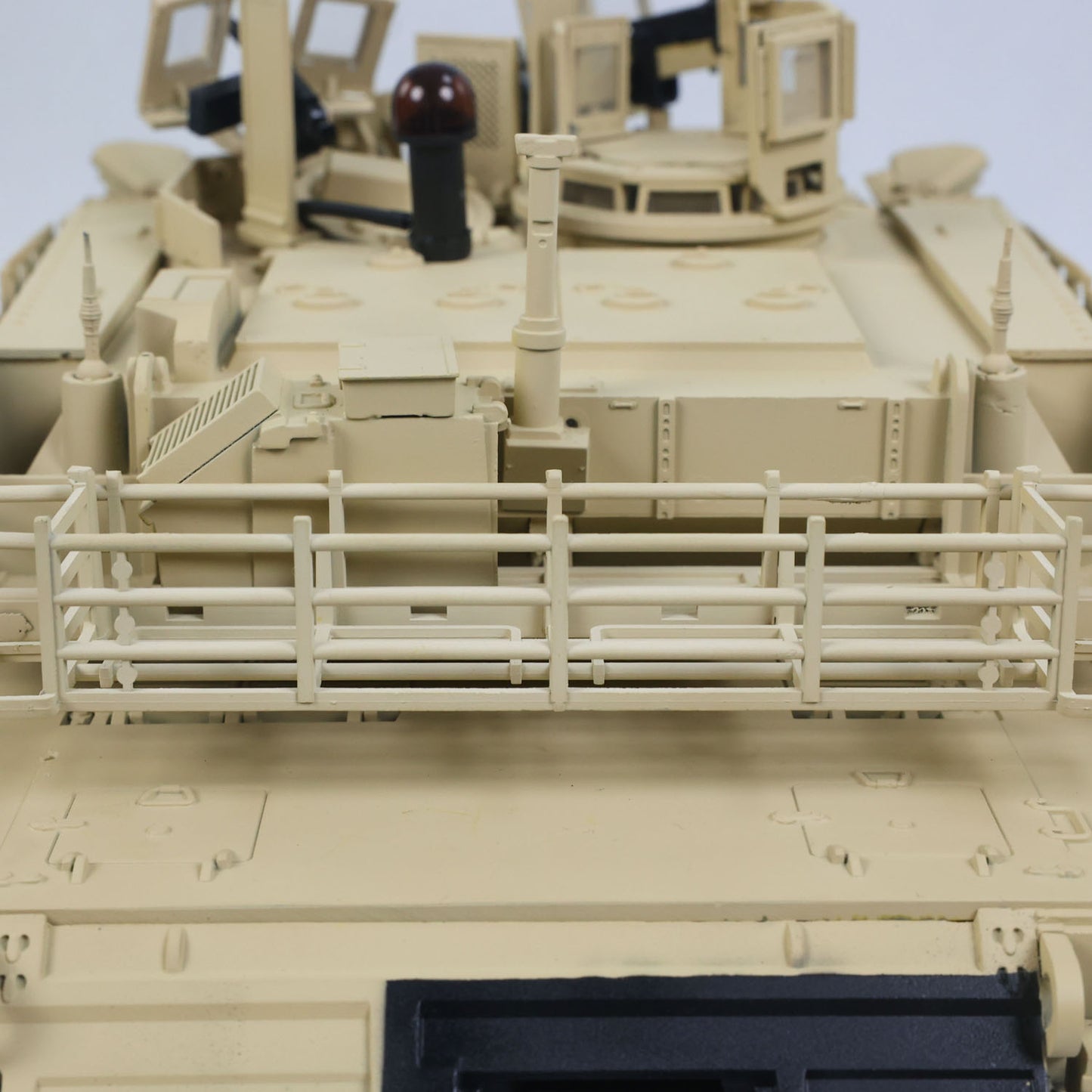 TOUCAN 1/16 Metal RC Tank M1A2 Abrams IR Dual Current Driving Gearbox Barrel Recoil Elevation 360 Turret Rotation Smoke RTR FPV Camera Charger