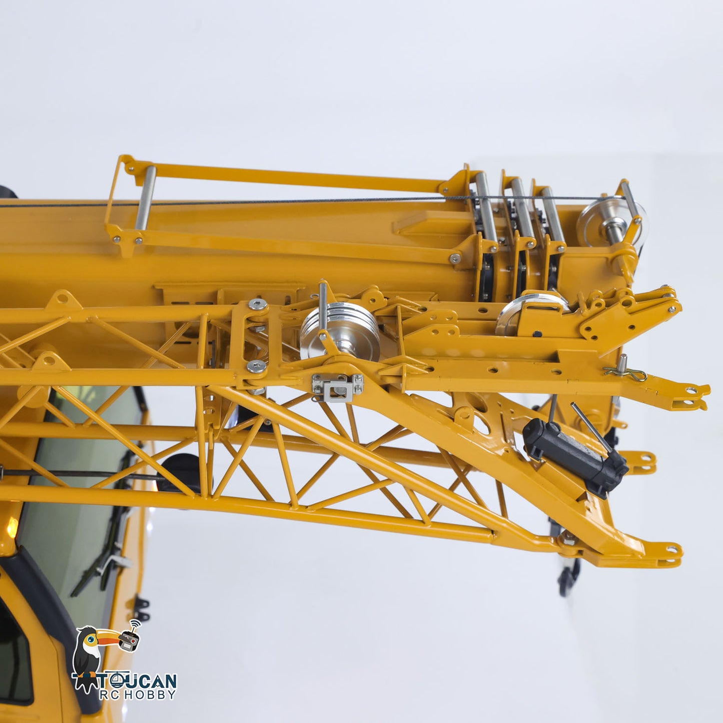 Eyewhale 1/14 All Terrain Remote Control Hydraulic Mobile Crane Truck D1050 Ready to Run FlySky PL18EV Sound Light System