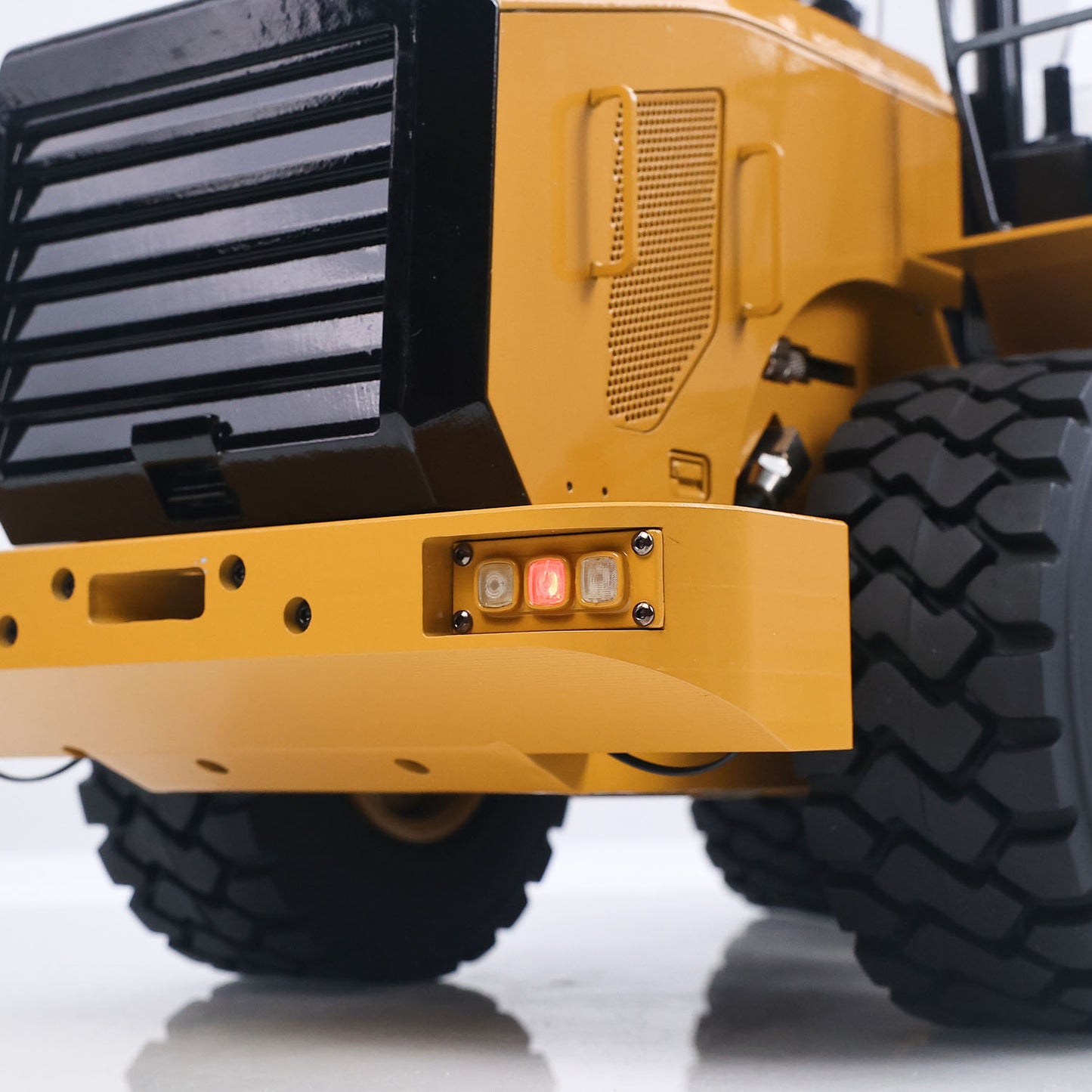 23KG DIM 5CH C950 1/12 Metal Remote Control Wheeled Hydraulic Loader Reduction Axle Flysky Radio Battery Charger Light System