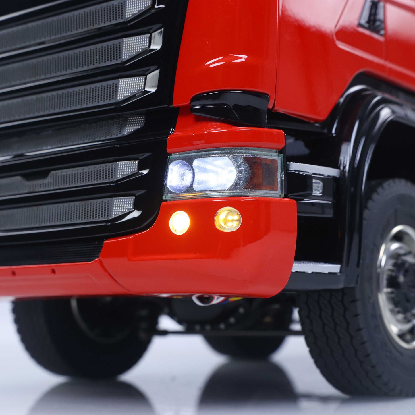 1/14 8*8 RC Hydraulic Dumper Radio Controlled Roll On Off Tipper SC 770S RC Lorry Vehicle Metal Drive Shafts Center Differential FlySky ST8 Radio