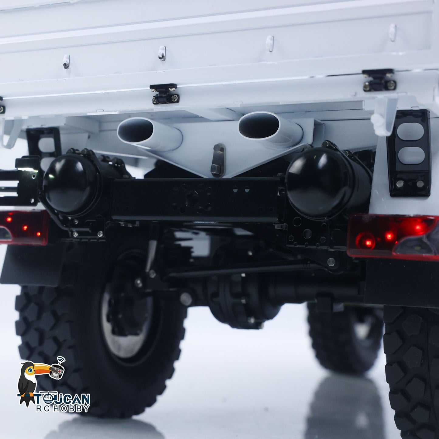 LESU U4023 4X4 1/14 RC Off Road Vehicle Metal ATV Light Truck MT44023 Model Light Sound Wheel Reduction Axle Lock Radio Battery