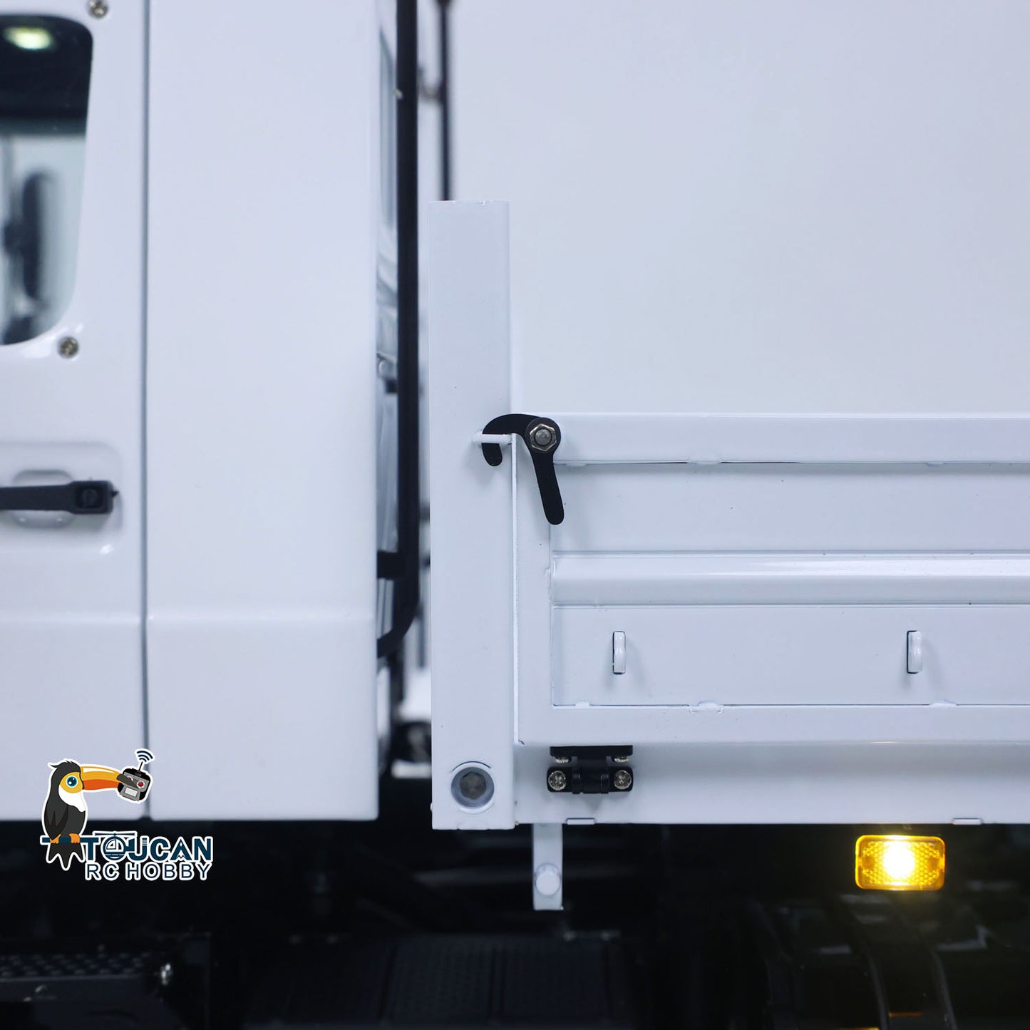 Metal LESU 1/14 RC All Terrain Light Truck U4023 Remote Control Off Road Car MT44023 KIT Model Light Sound Wheel Hub Reduction