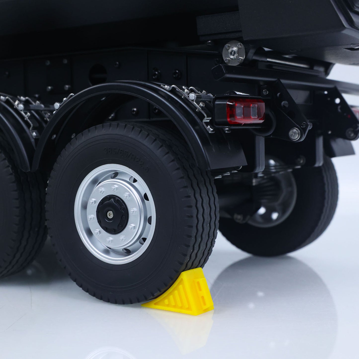 Fast Shipping Kabolite 1/14 Metal Remote Control 3Axles Electric Lifting Semi Trailer Dumper for RC Tractor Truck 770S 100 Battery Charger