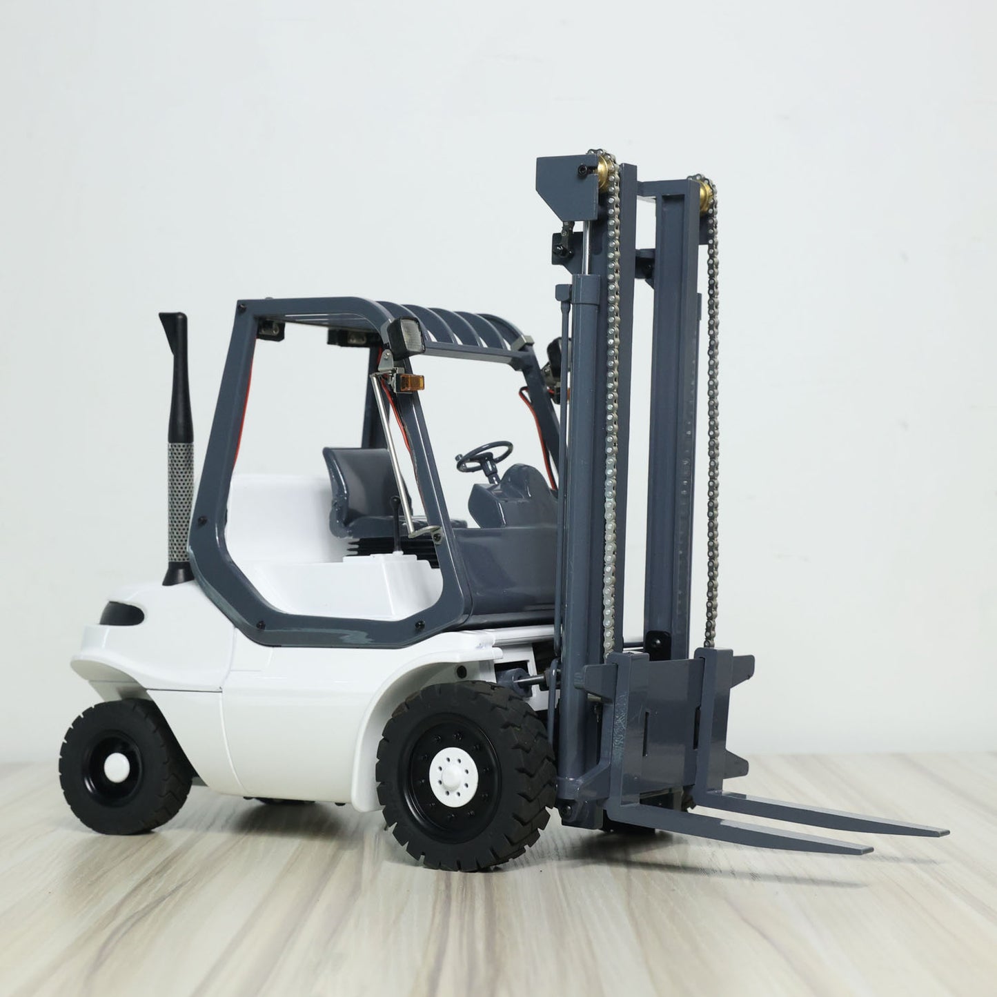 1/14 Hydraulic RC Forklift Wheeled Transfer Car Metal Construction Vehicles